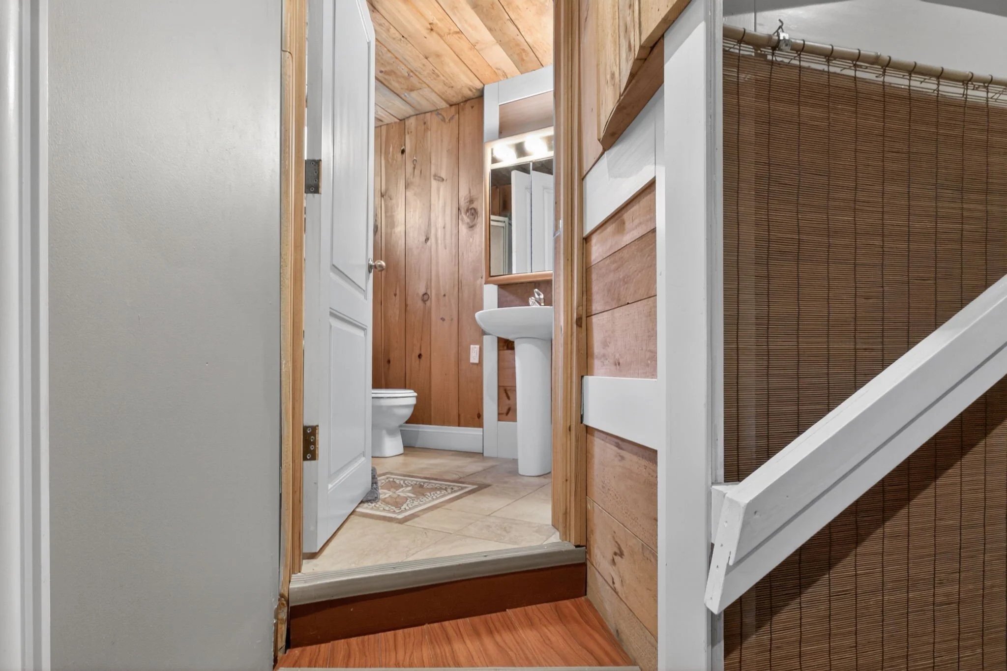 C Step Ent Bath 58-web-or-mls-IMG_3699.jpg