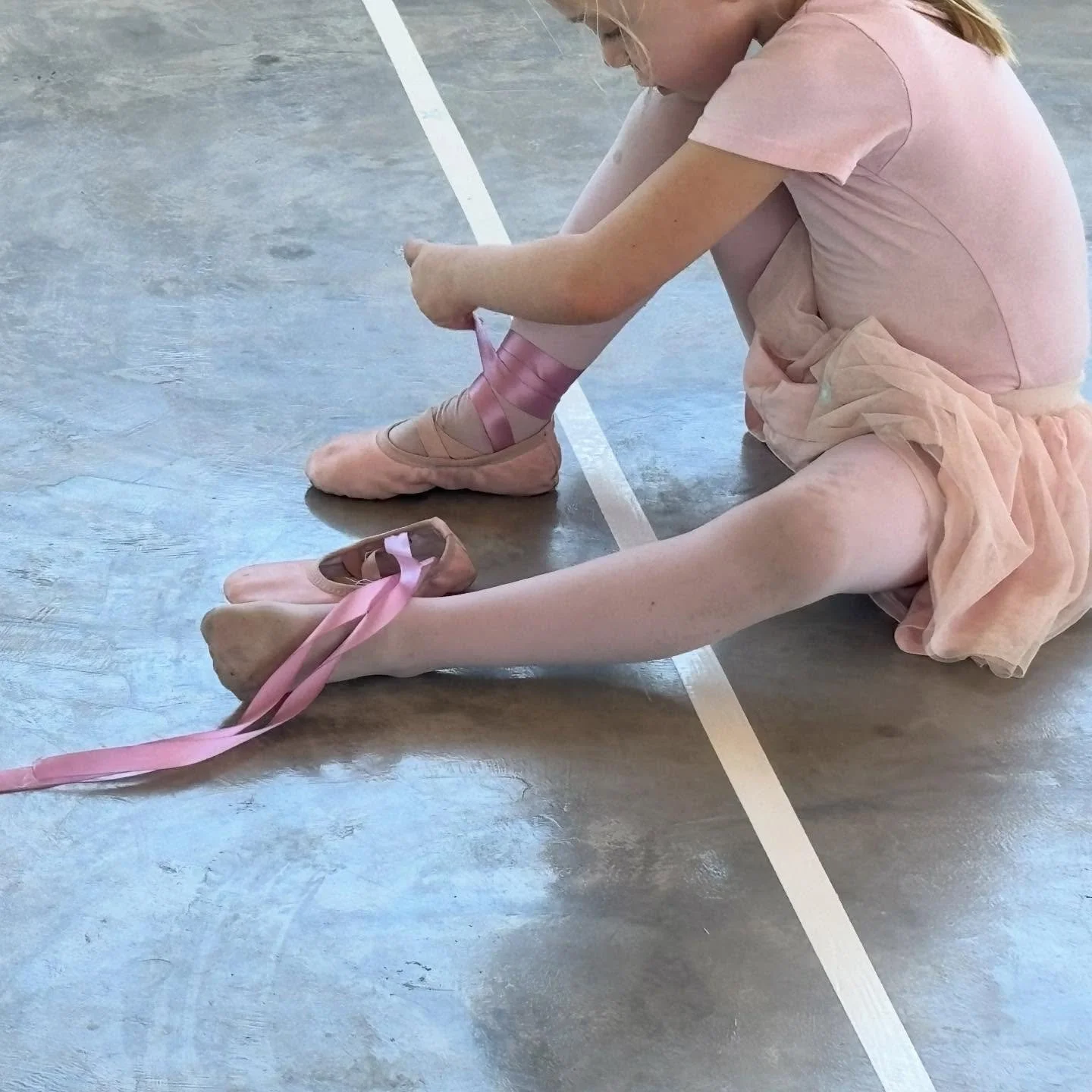 Un nuevo mes 🎼 This is the last month to join Ballet Paloma for the year! We begin rehearsing for our end of the year show this month 🌚