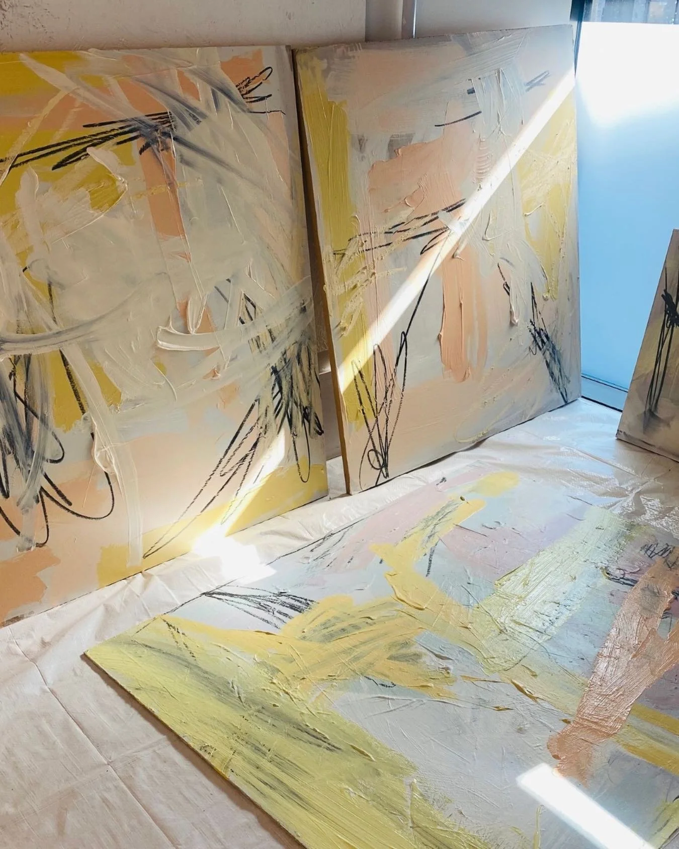 My studio in Deptford is open this weekend ☀️

Drop by to see what I&rsquo;ve been up to and discover 100+ other creatives and their amazing work. 

Sat 7th &amp; Sun 8th June// 12-6pm
Deptford Foundry, Moulding Lane SE14 6BH

If you can&rsquo;t make