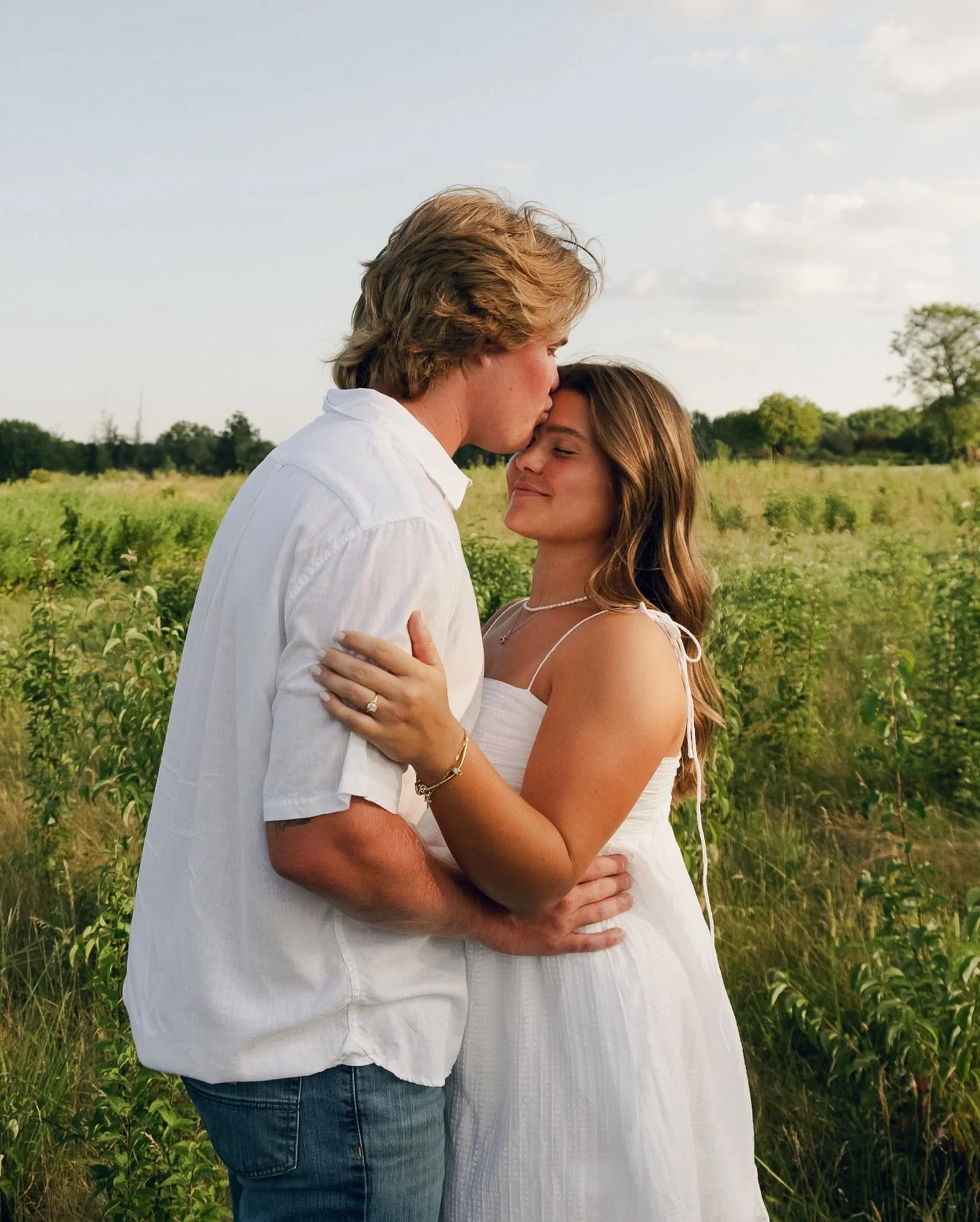 Carly &amp; Nick get married this weekend so I thought I would share more from their engagement session 🌾

.

.

.

Indianapolis wedding photographer
Wedding photography Indianapolis

#IndianapolisWeddingPhotographer
#EngagedInIndy
#IndianapolisEnga