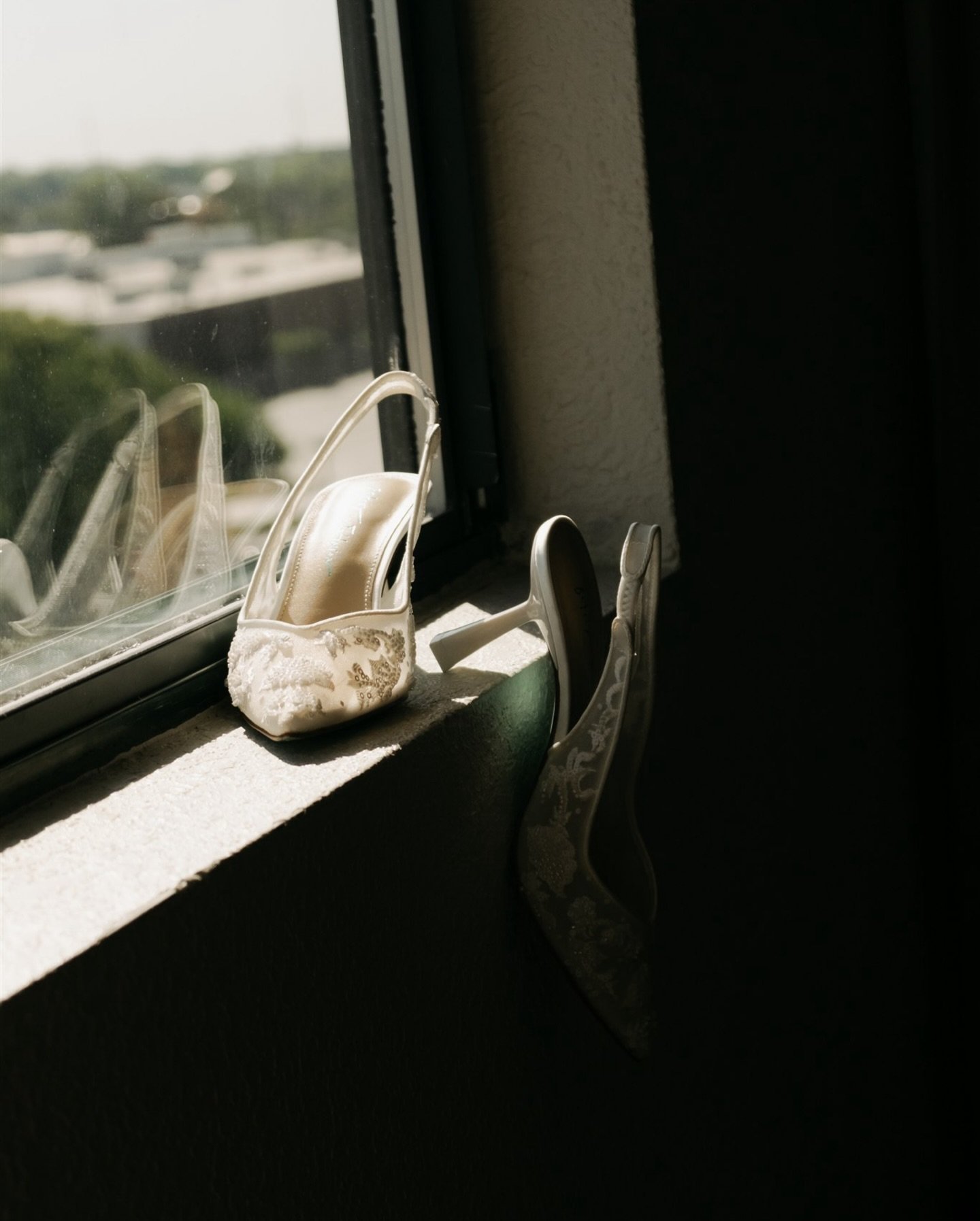 One thing about me, if you have shoes I will find 10 different places to take photos of them 🤌🏼✨

.

.

.

#indianaphotographer #indianaphotography #indianapolisphotographer indyphotographer indianapolisphotography igersindy hoosierphotographer hoo