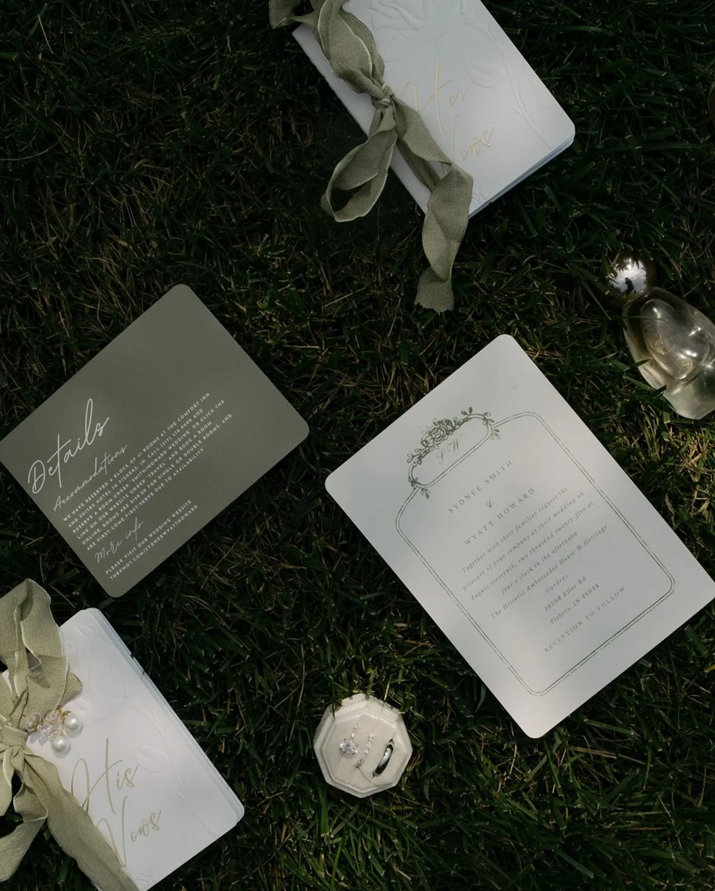 So I heard that grass is in for 2026... 💍
.

.

.

#indianaphotographer #indianaphotography #indianapolisphotographer indyphotographer indianapolisphotography igersindy hoosierphotographer hoosierphotography midwestphotographer midwestphotography in