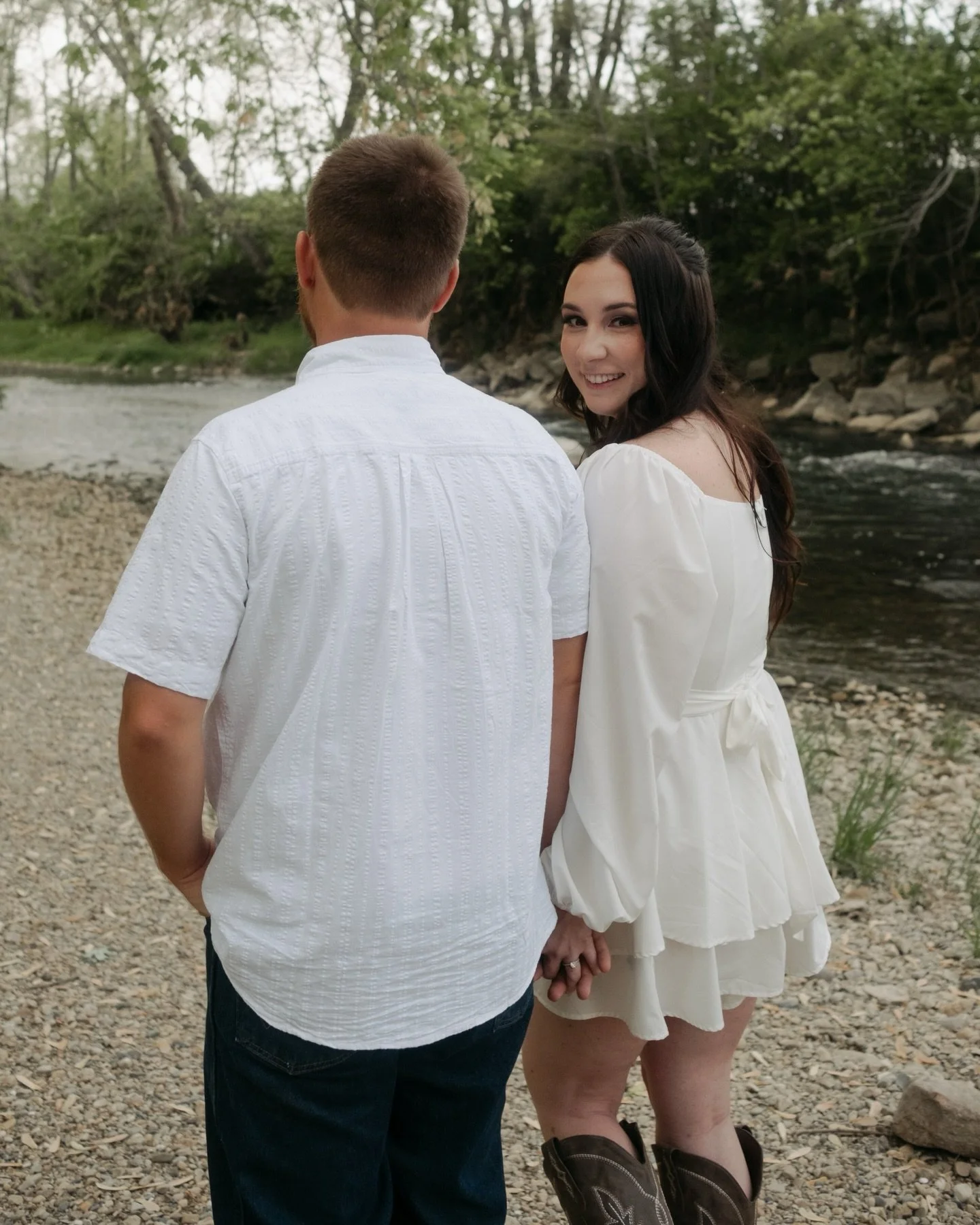 Kailee &amp; Corbyn tie the knot in a couple weeks and I couldn't help but share some photos from their engagement session 🌻

#IllinoisWeddingPhotographer
#IndianaWeddingPhotographer
#ChicagoWeddingPhotographer
#IndianapolisWeddingPhotographer
#Illi