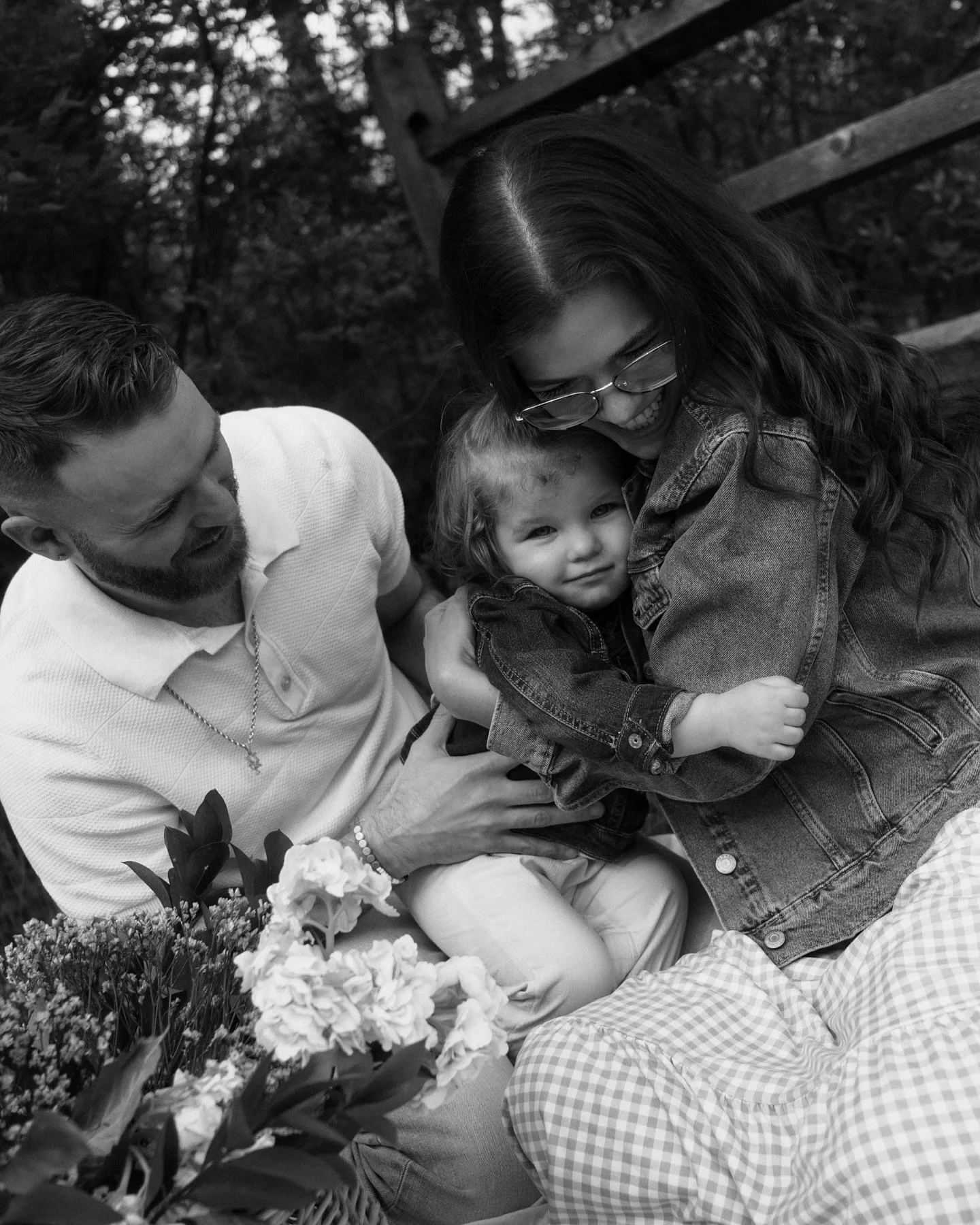 This is my 3rd time capturing this little family and I cannot believe how big this little one is already! Take this as your sign to book the family session, you'll thank yourself for it later. 🌿

.

.

.

Keywords

Indiana wedding photographer
India