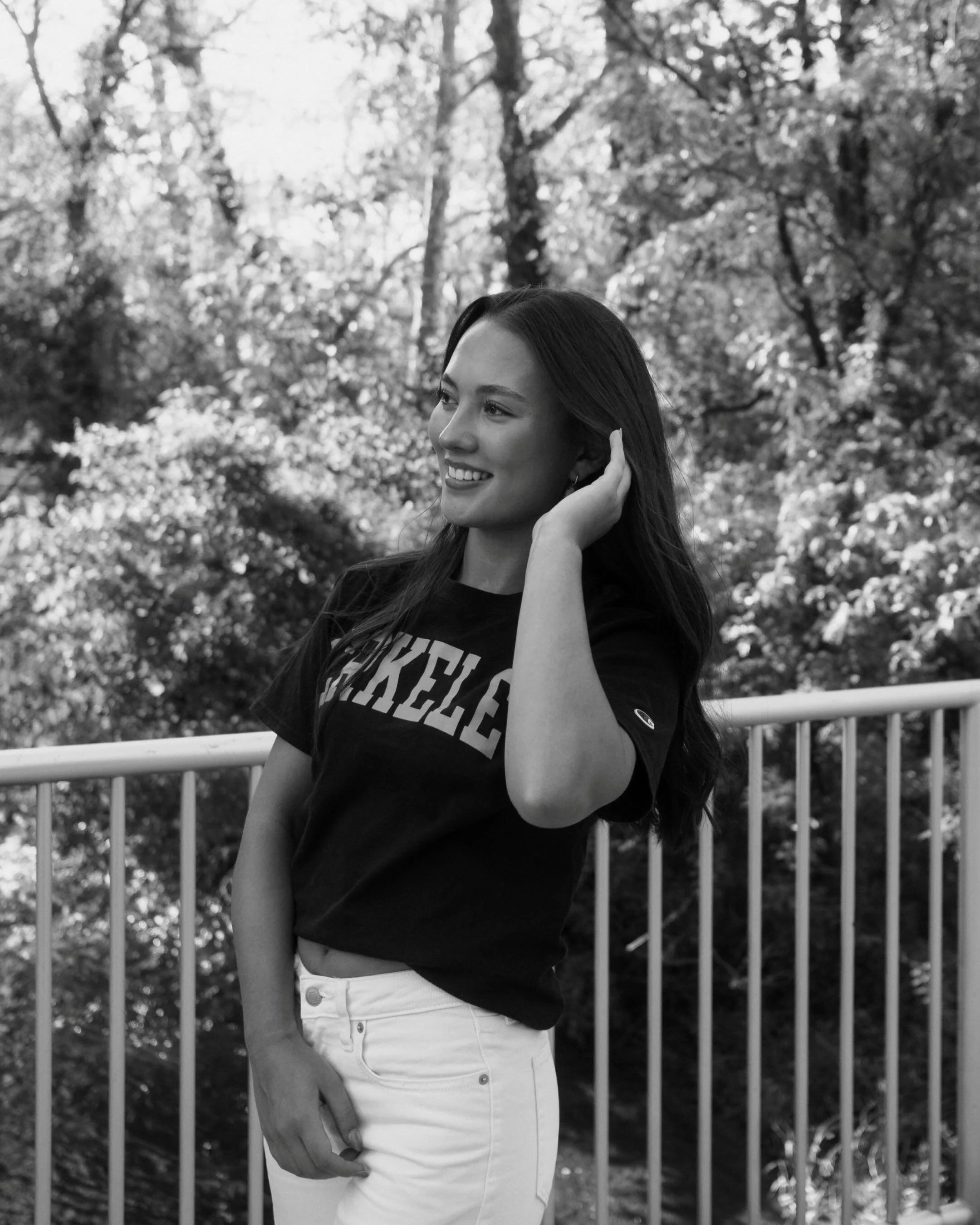 It&rsquo;s grad szn!! Needed to share some of these photos from M&rsquo;s cap and gown session with you guys I mean look at herrrr!!!
