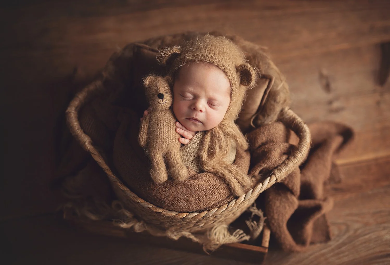 award winning newborn photography session in Hagerstown, MD by Snips and Snails
