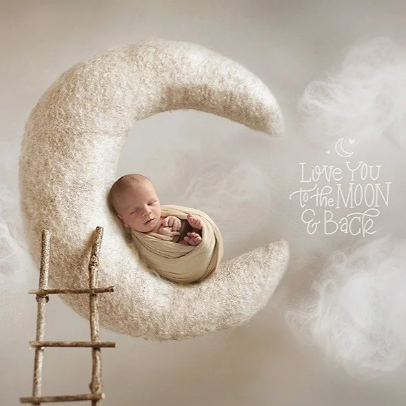 Loved to the moon and back 🌙
#snipsandsnailsphotography