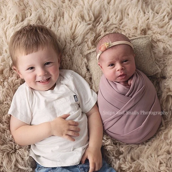 Newborn + young sibling? No problem, we got this mom! 
#newbornphotographernearme
#siblings
#newbornphotographer