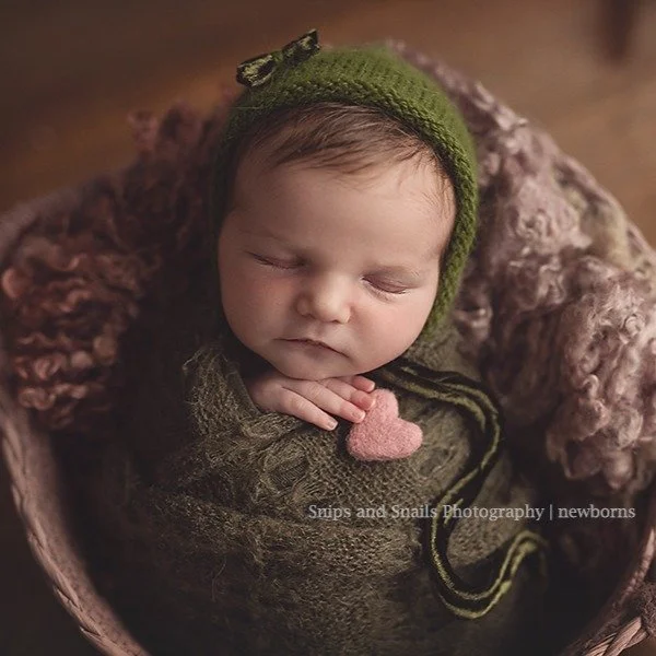 Loving this mama's color combo choice of mauve and olive! Check out those stunner lashes too! 
#mauveandolive
#newbornphotographer
#newbornphotography
#hagerstownphotographer
#MartinsburgPhotographer
#chambersburgphotographer
#waynesborophotographer
