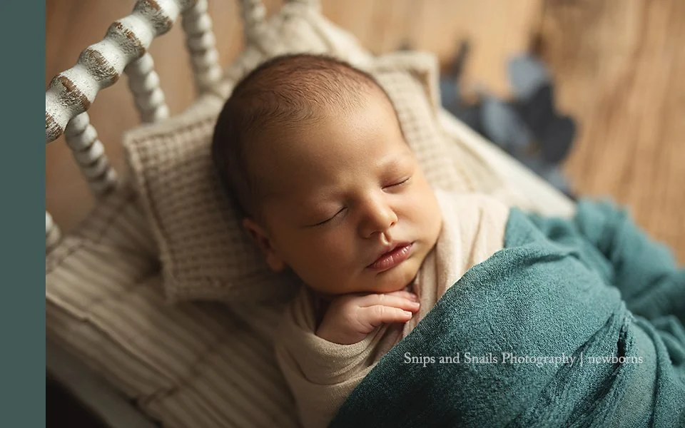 If you love the sage greens, there are so many gorgeous setups on the way! 
#sagegreen
#newbornbabyphotography