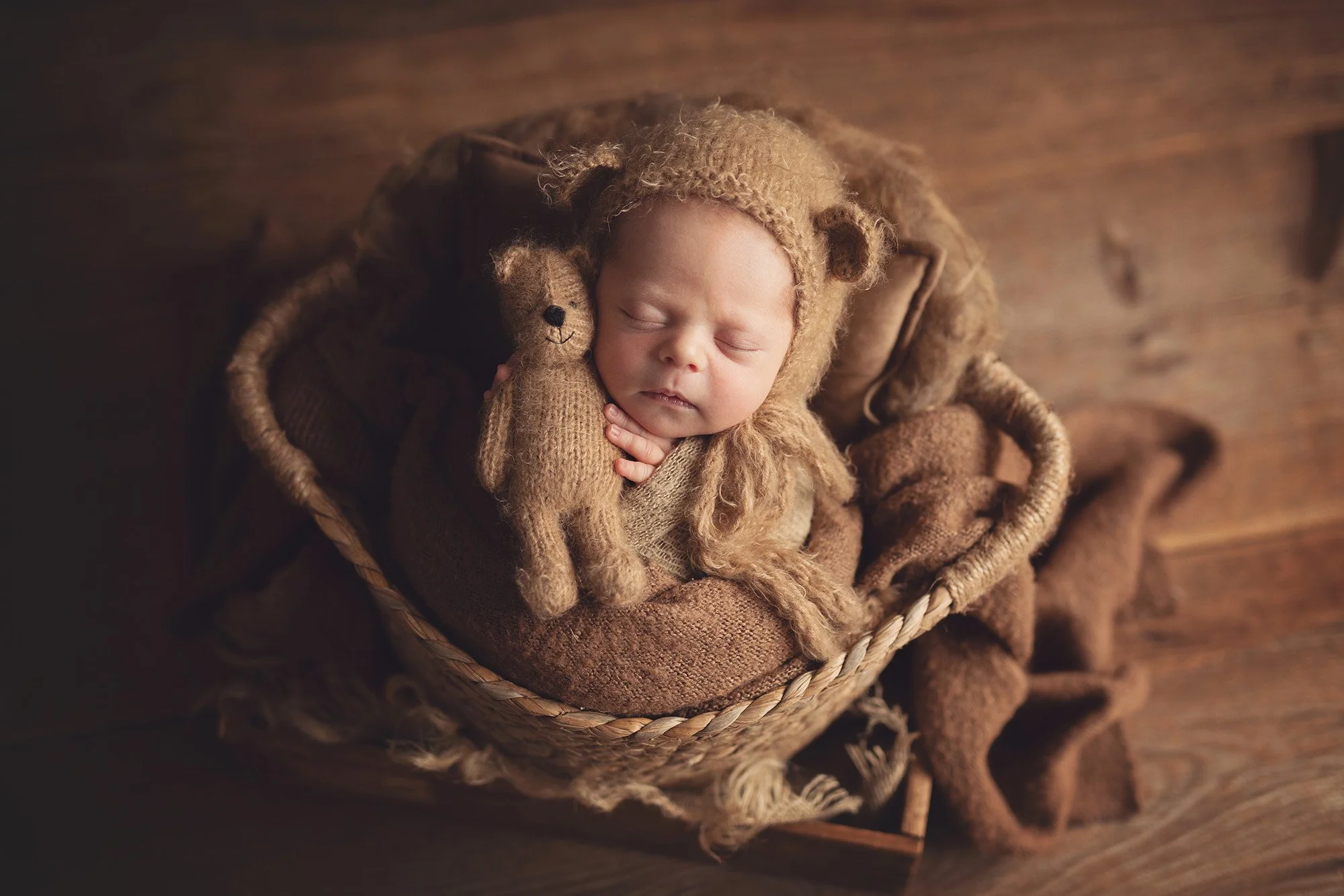experienced newborn photographer.jpg