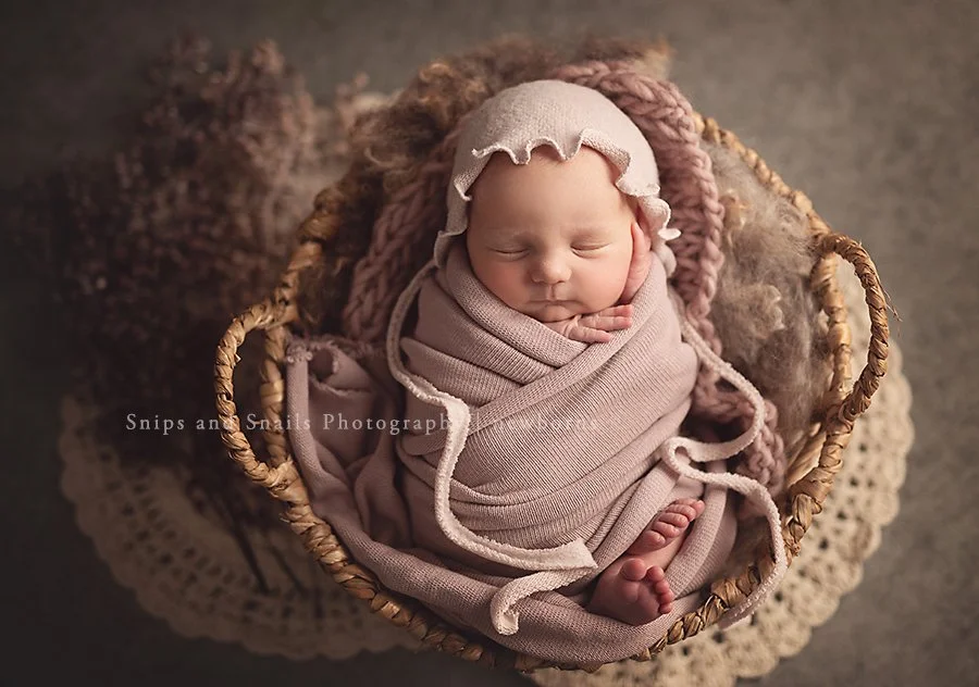 newborn photography posing ideas, newborn photographer, family photographer