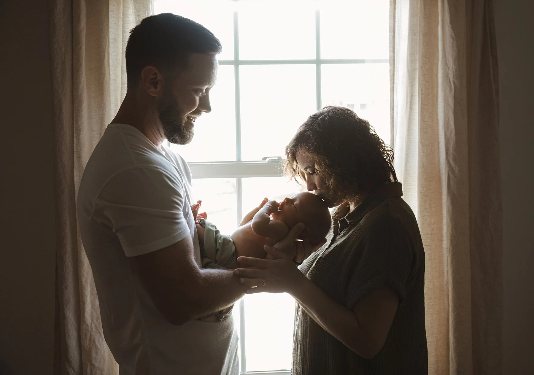 lifestyle newborn photographer near me.jpg