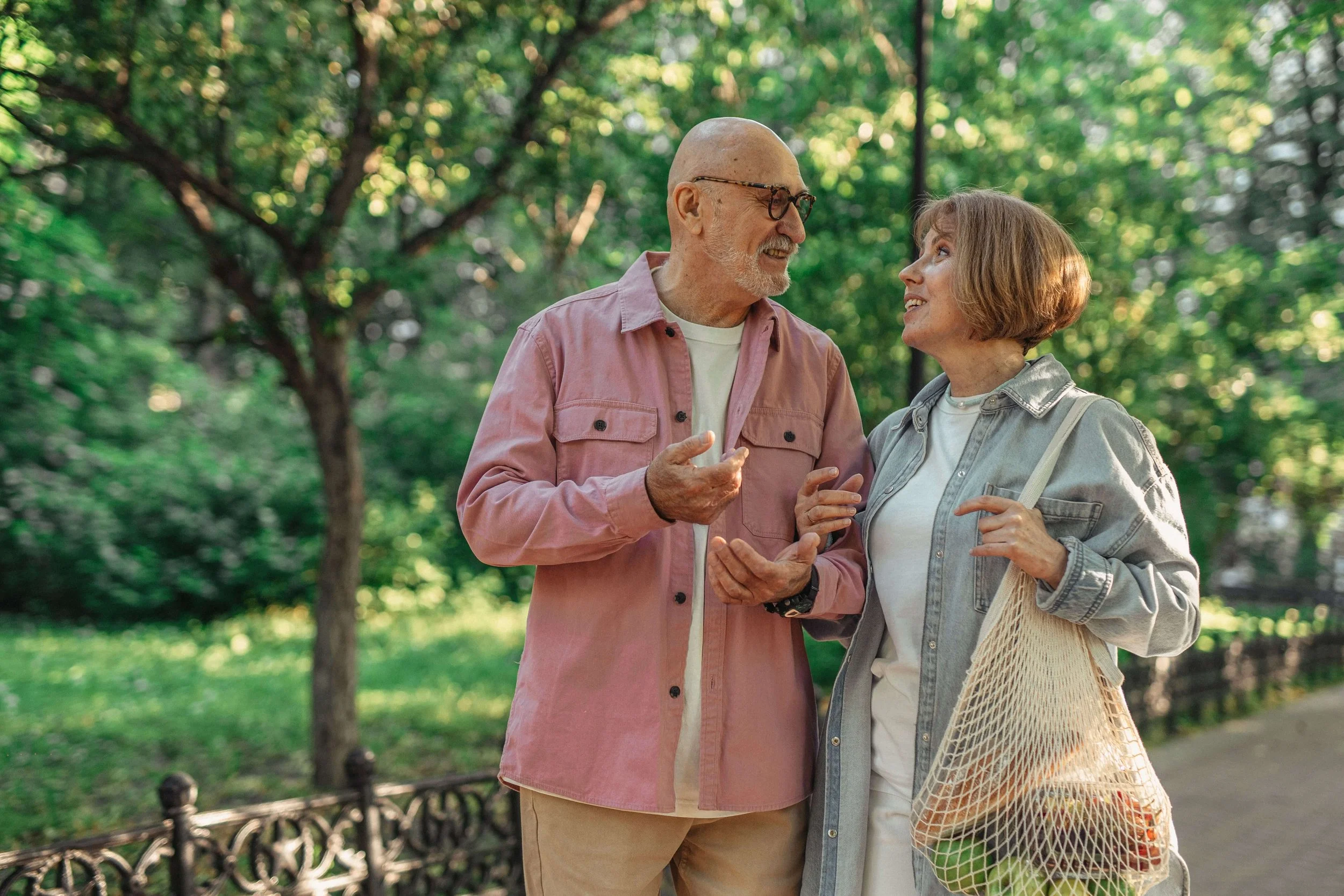 What Does a Couples Therapist in Tampa, FL Actually Do and How Is It Different From Talking to a Friend?