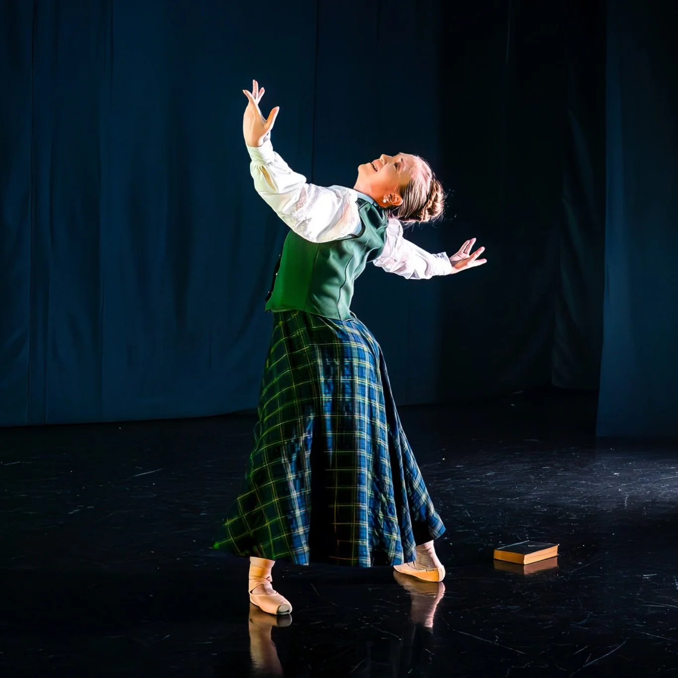 &ldquo;Anne&rdquo; will be performed at @cho.co.la_  Spring Works on April 19 at 3 PM at @stompinggroundla 🩰✨

Come support our dancers @milana_lala2 and @jacob_chocola !

📸: @edie_tyebkhan_photography 

#anneofgreengables #littlewomenballet #sprin