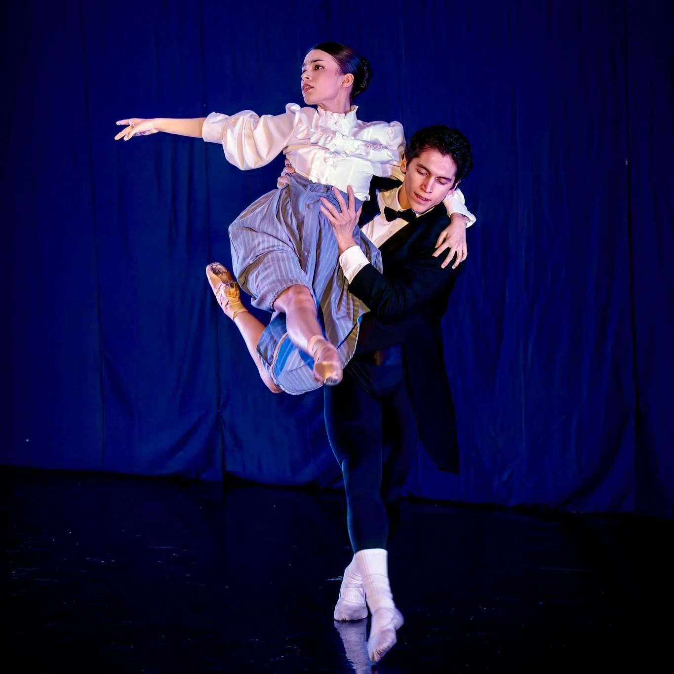Some moments of our beautiful dancers @audeblair and @isabella.granqvist debuting as Amy and Meg March in our inaugural showcase! 🩰💕

📸: @edie_tyebkhan_photography 

#littlewomenballet #womensstories #dancerdebut