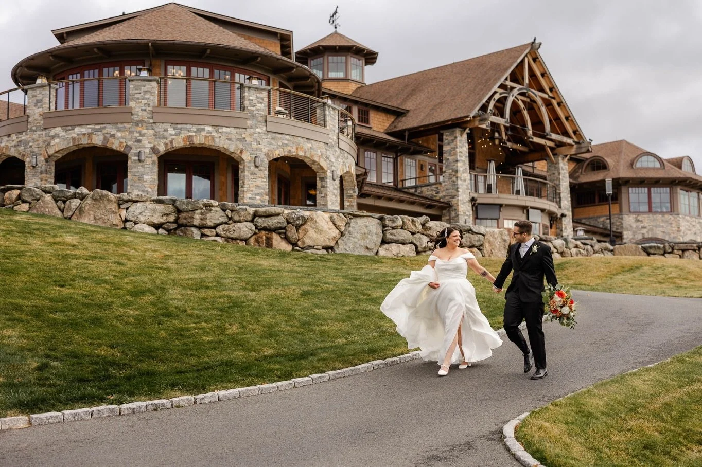 This day was super windy and cold but you would never know cause these two were just taking it all in together and enjoying the views of their gorgeous venue..