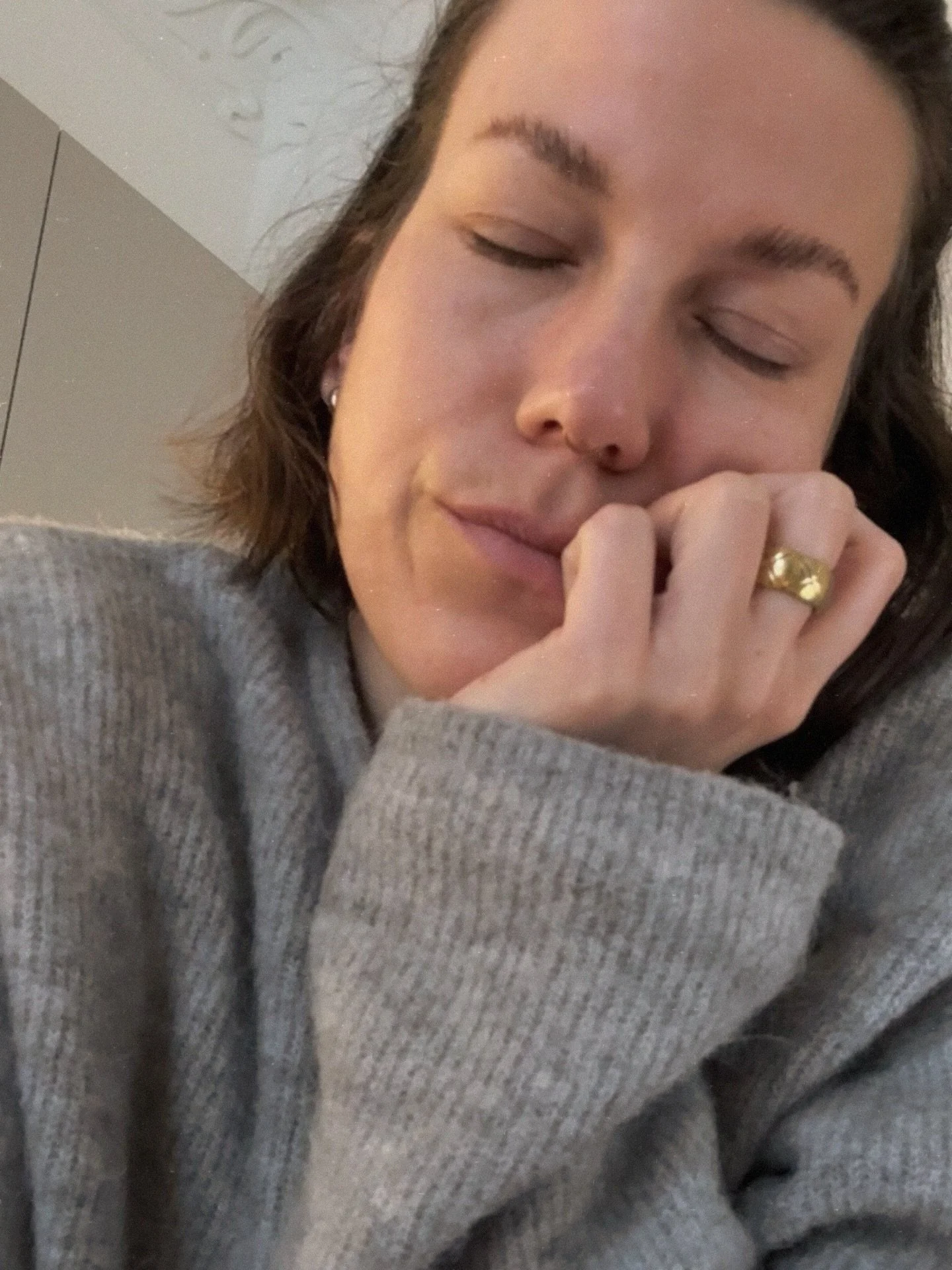 Mein Jahr ist anders gestartet, als ich es mir vorgestellt habe. Mit einem Abschied, f&uuml;r den es keine Vorbereitung gab. 🤍🕊️☁️

Aber gerade in dieser Zeit lerne ich etwas Wertvolles: Mir selbst mit mehr Mitgef&uuml;hl und Sanftheit zu begegnen.