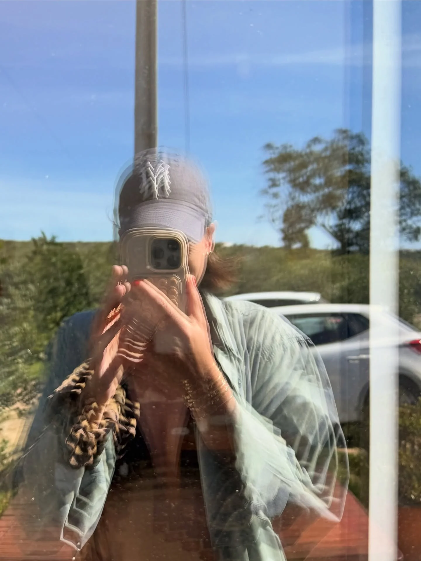 Wenn die Trauer mich mal wieder einholt, gibt es besondere Orte, die mich auffangen. 🌿🦋🌸✨ Sie tragen eine Energie, die man nicht beschreiben kann, sondern einfach nur sp&uuml;rt. Genau diese Orte schenken mir brutal viel Kraft und laden mich auf, 