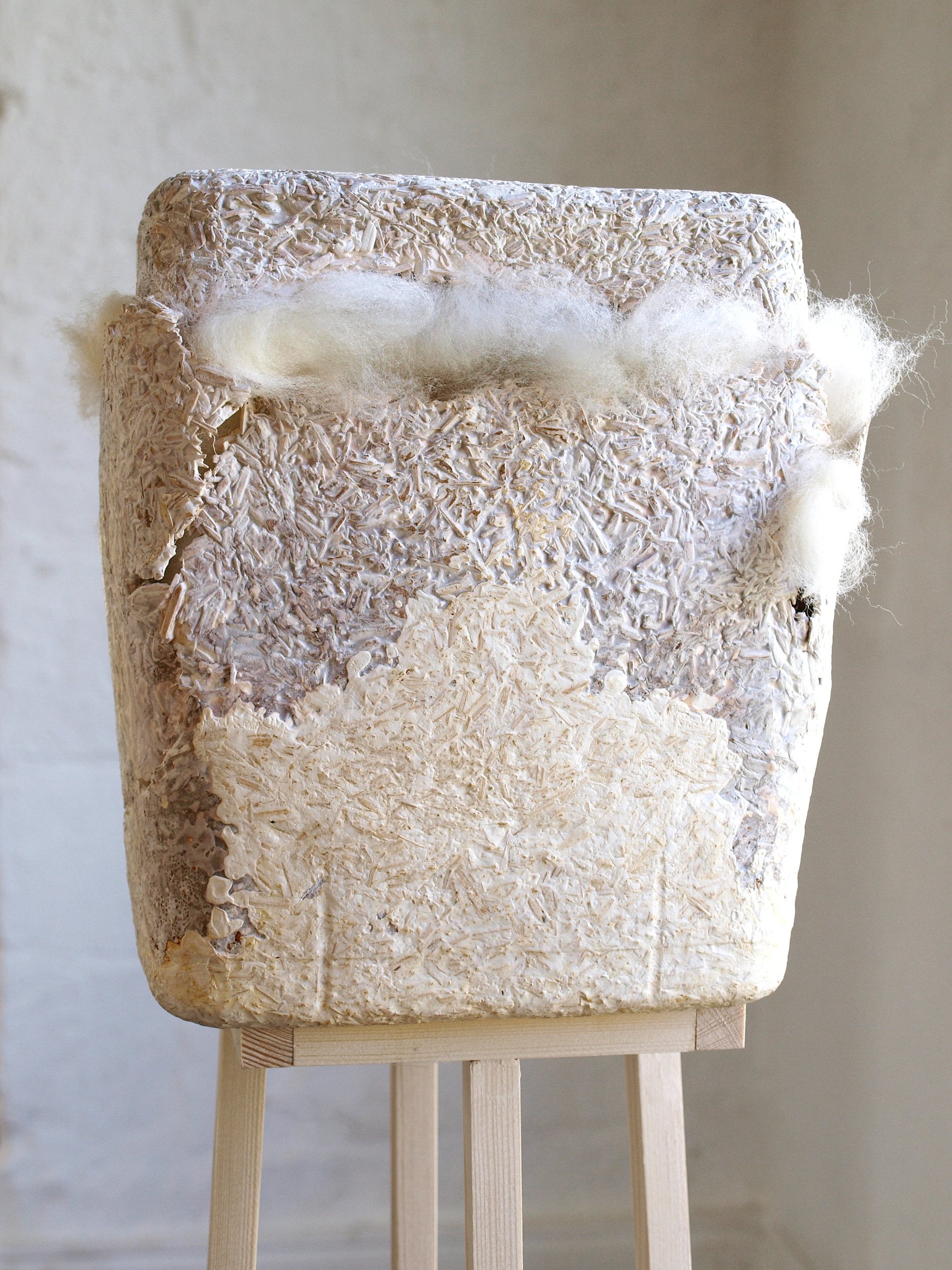  Kelly M O’Brien,  Protective Nature . Cast mycelium, wool, wood. 160 x 30 x 30 cm ©2022 Image: Kate McDonnell 