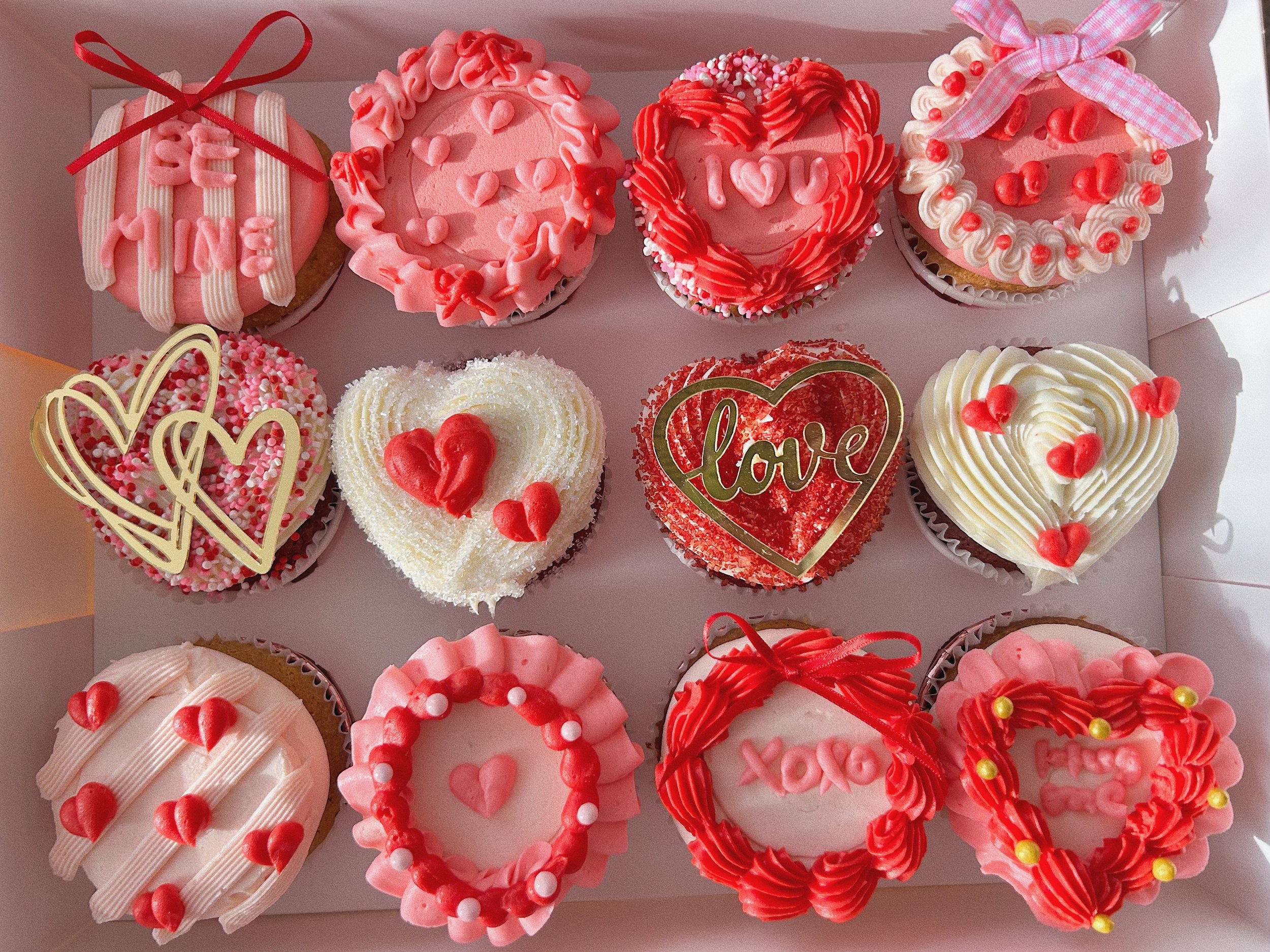 Valentine day theme cupcakes