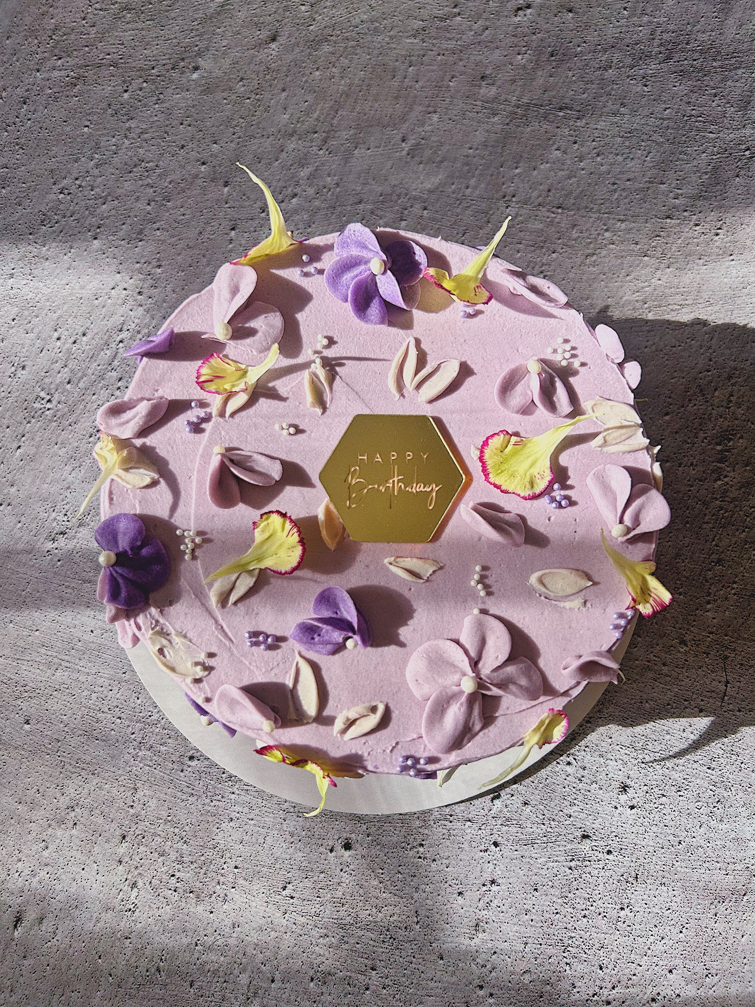 Flower buttercream cake