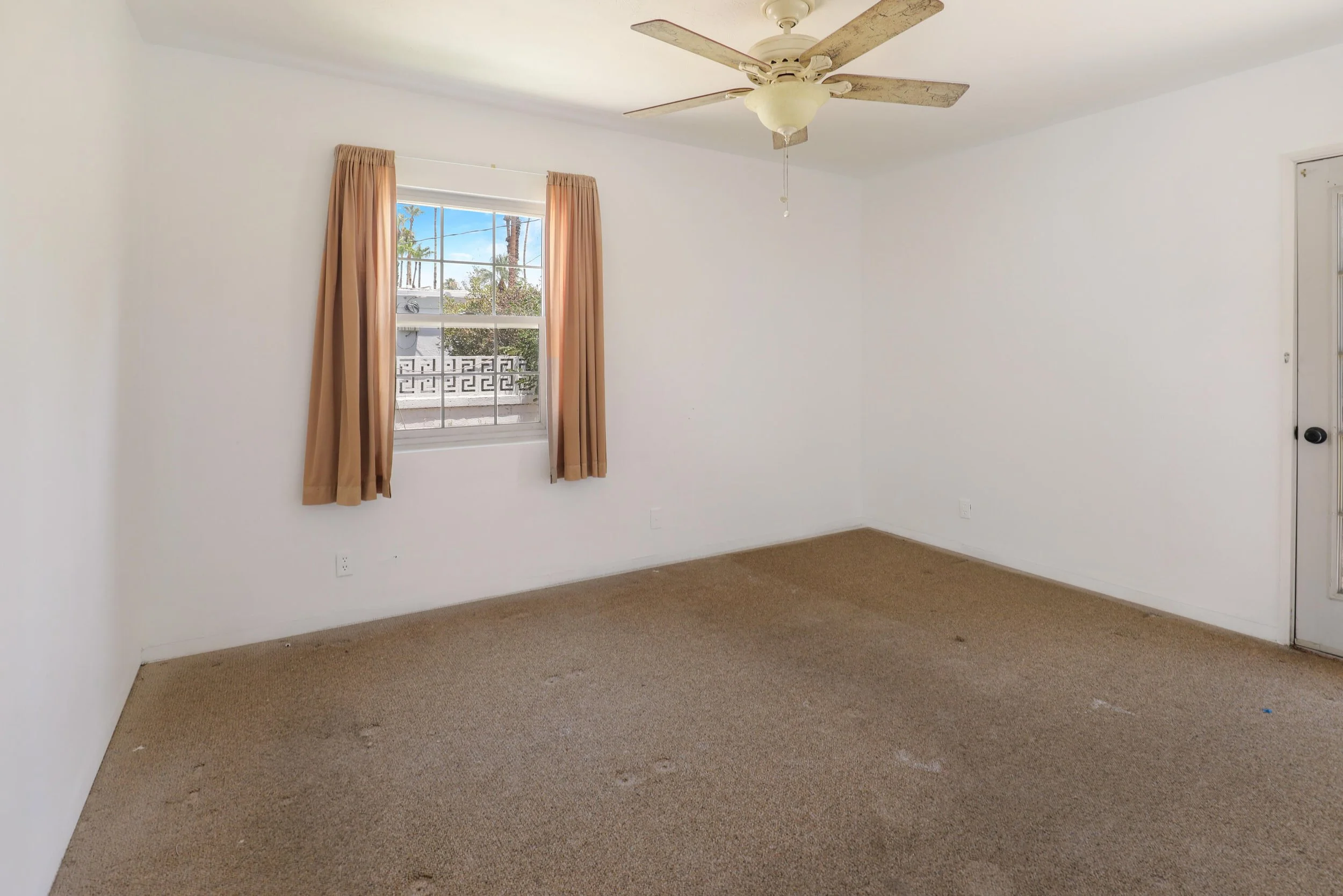 Guest bedroom 3.jpg