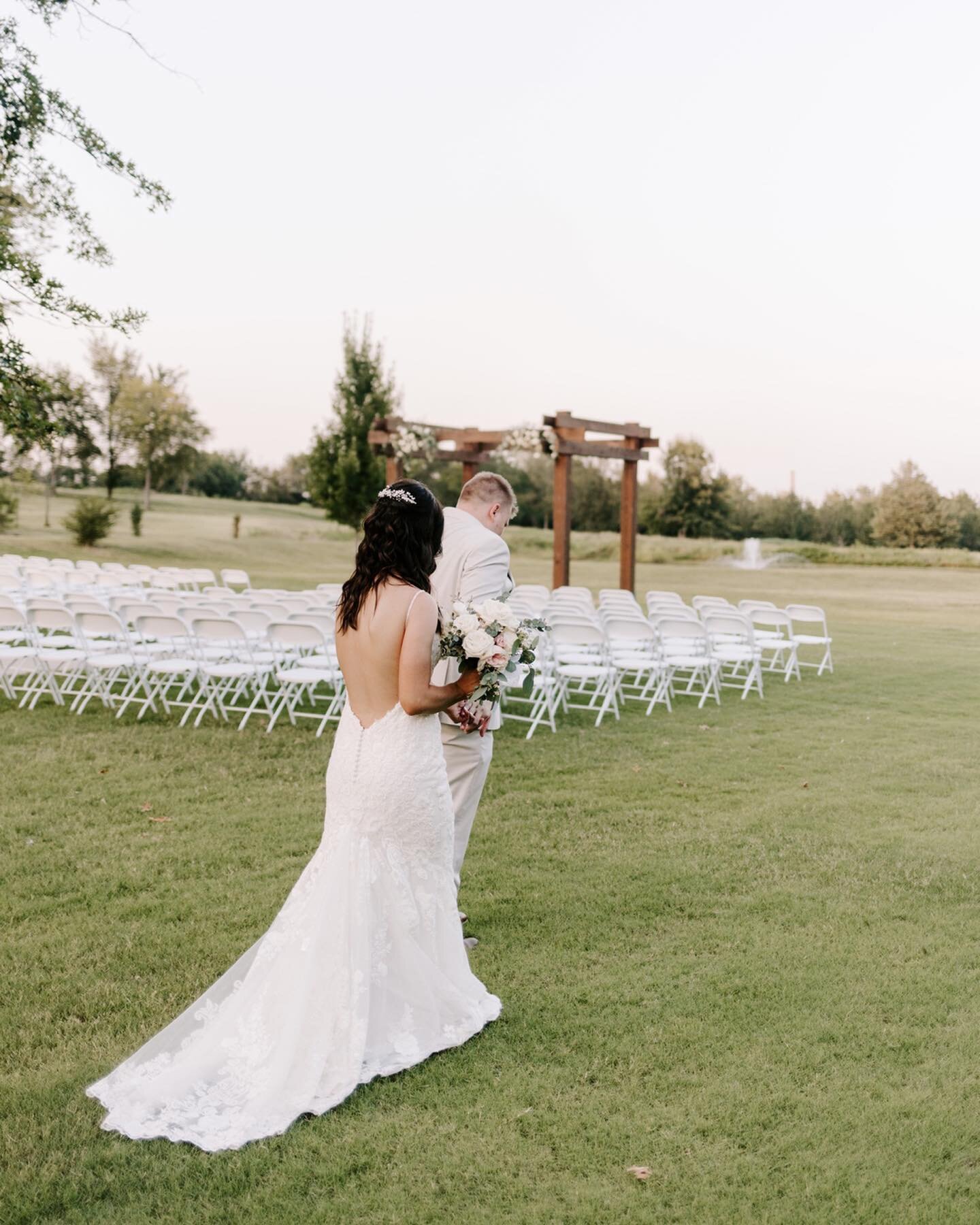 This gallery went out yesterday so, I can&rsquo;t help but share a few. This day felt like one of the hottest days all year, but man @tay_schofield made one beautiful summer bride. 

Venue: @810ranchandcattleco 
Florals: @robynsflowergarden