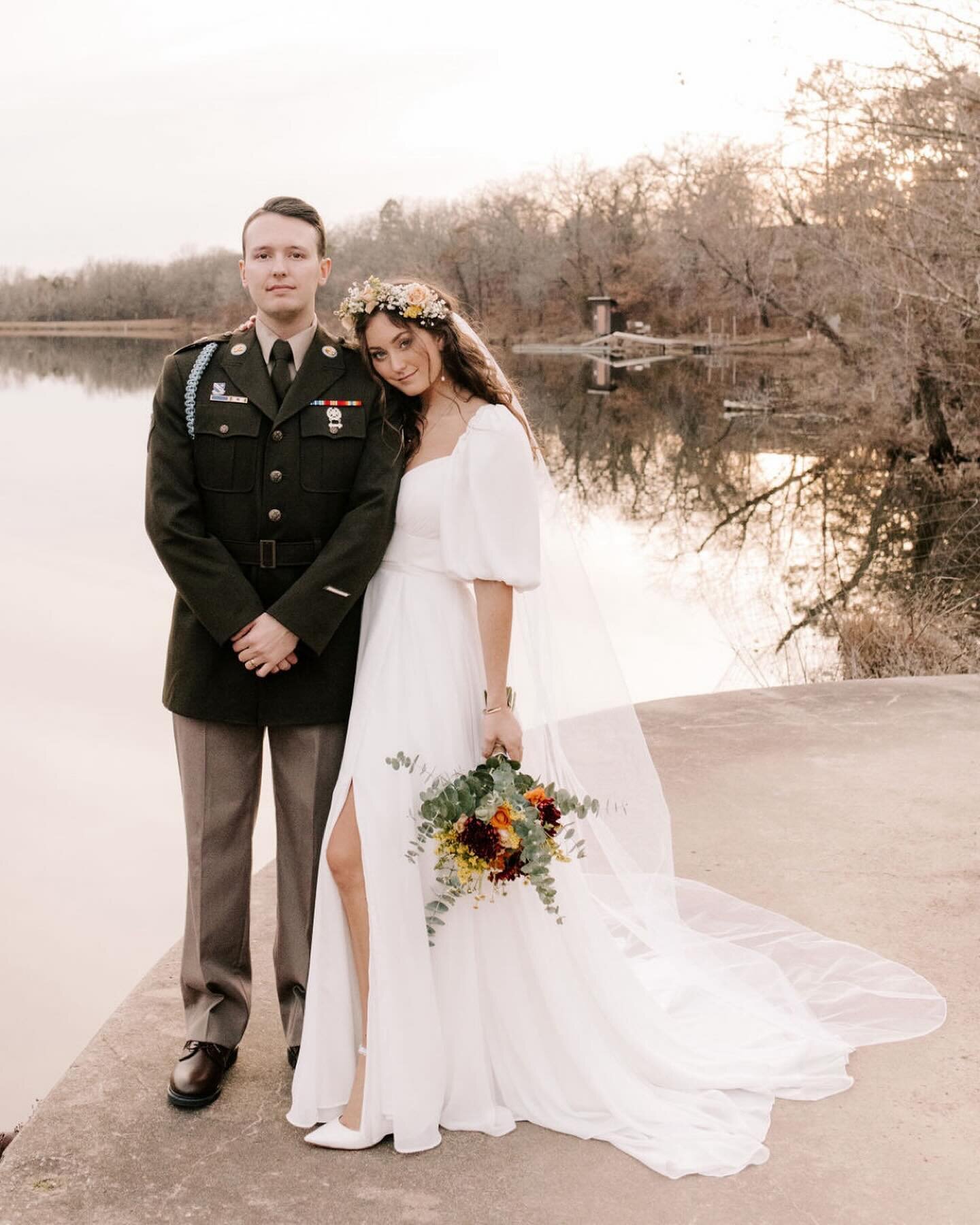 When spring feels like it&rsquo;s about to be tapping on our front door I try not to rush through the elegance of winter. Bare and beautiful. @jacksnyderok + @e_msnyder wedding was one that embrace the vibrance of life through the winter. 10 slides j