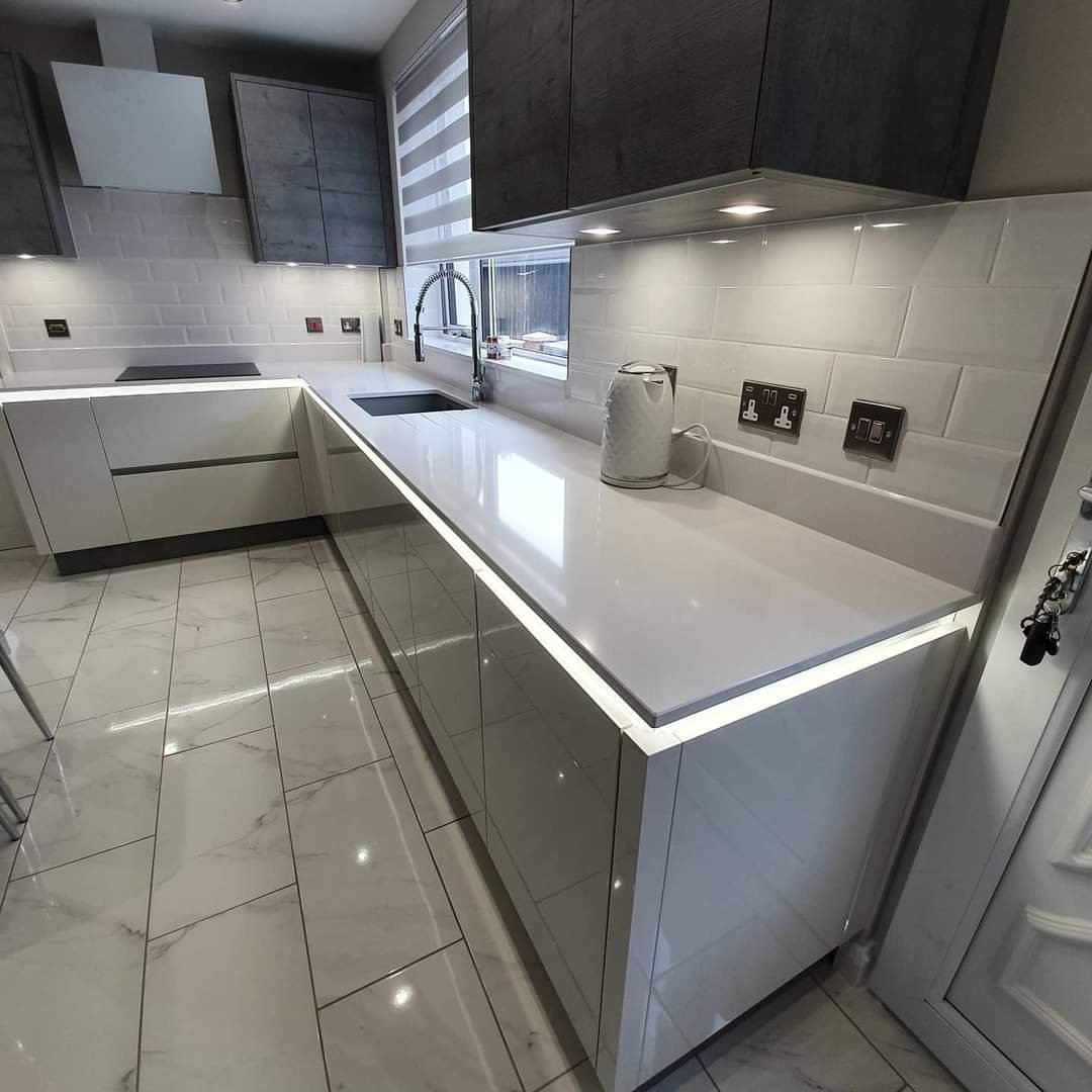  Handleless Kitchens