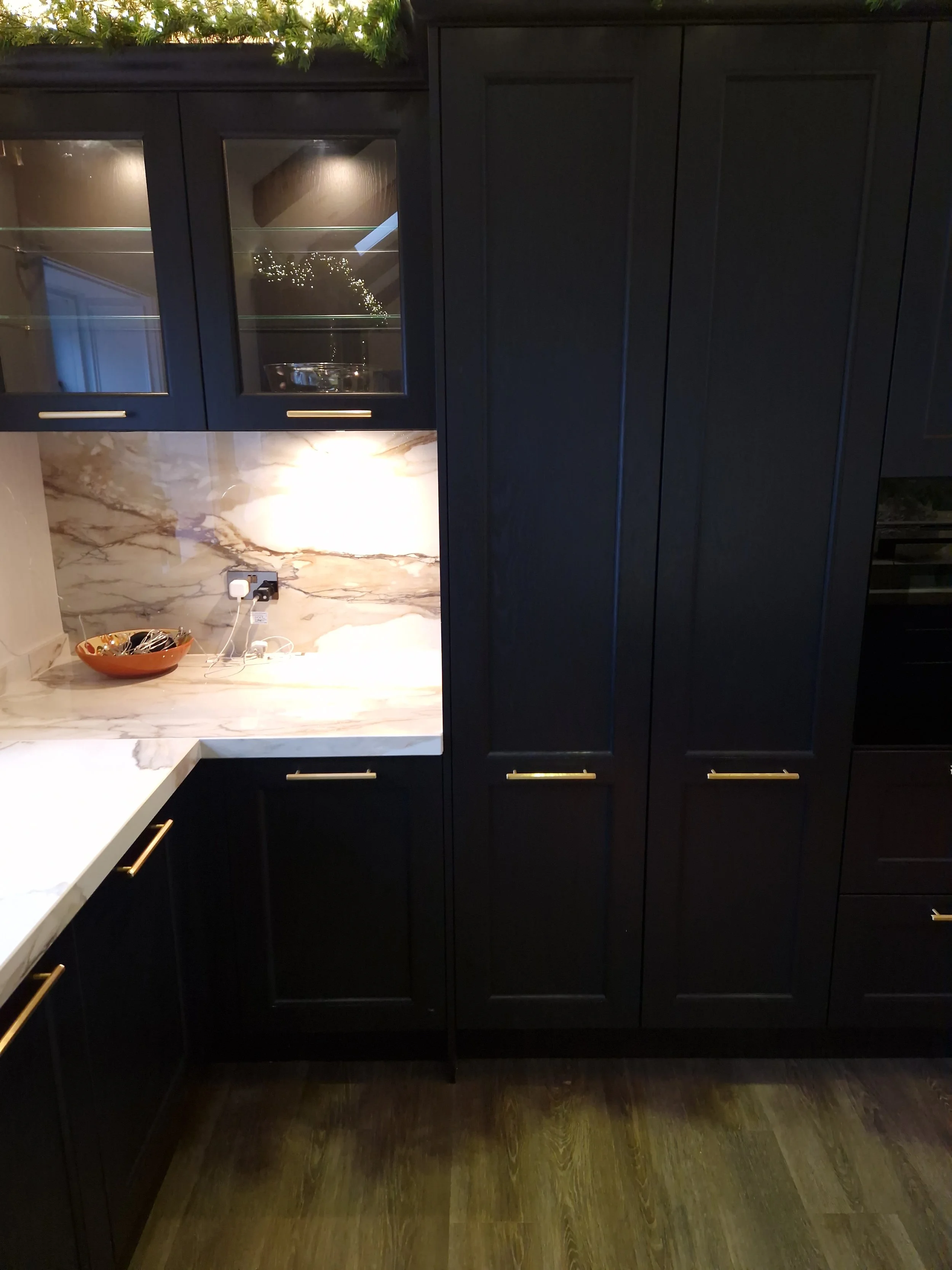 Black painted Carrick Kitchen, in Eaglesham Glasgow (22).jpg