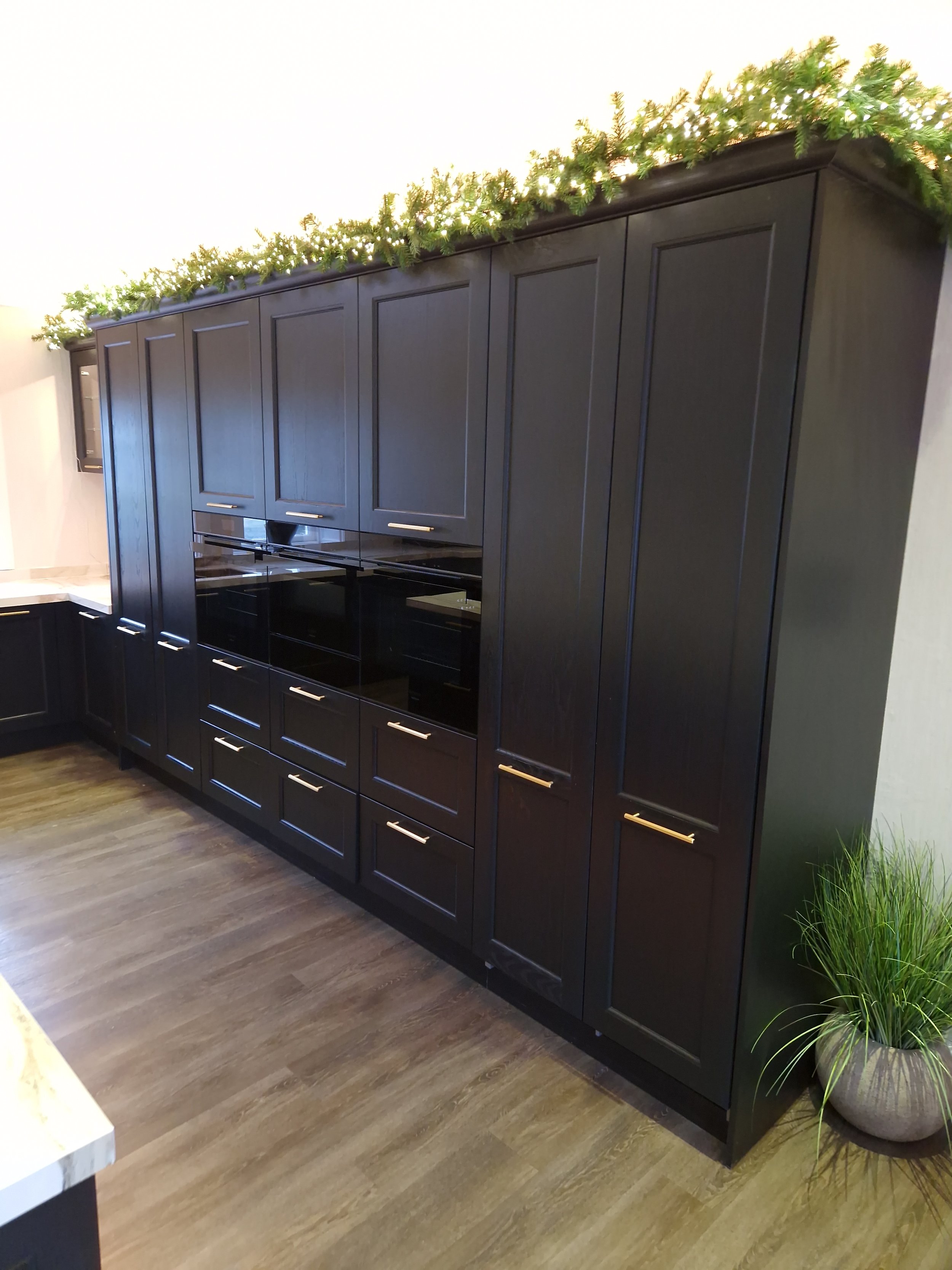 Black painted Carrick Kitchen, in Eaglesham Glasgow (6).jpg