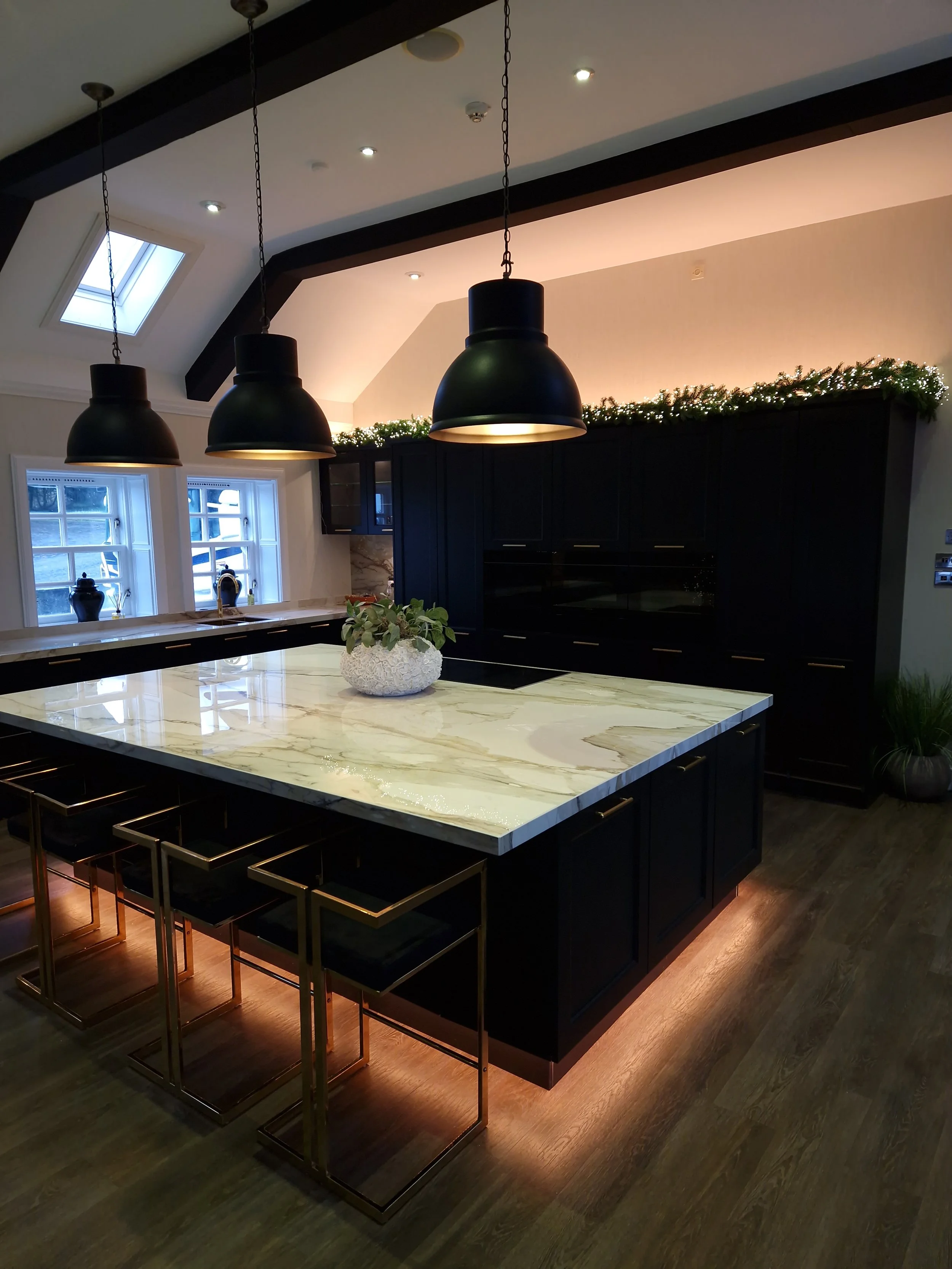 Black painted Carrick Kitchen, in Eaglesham Glasgow (11).jpg