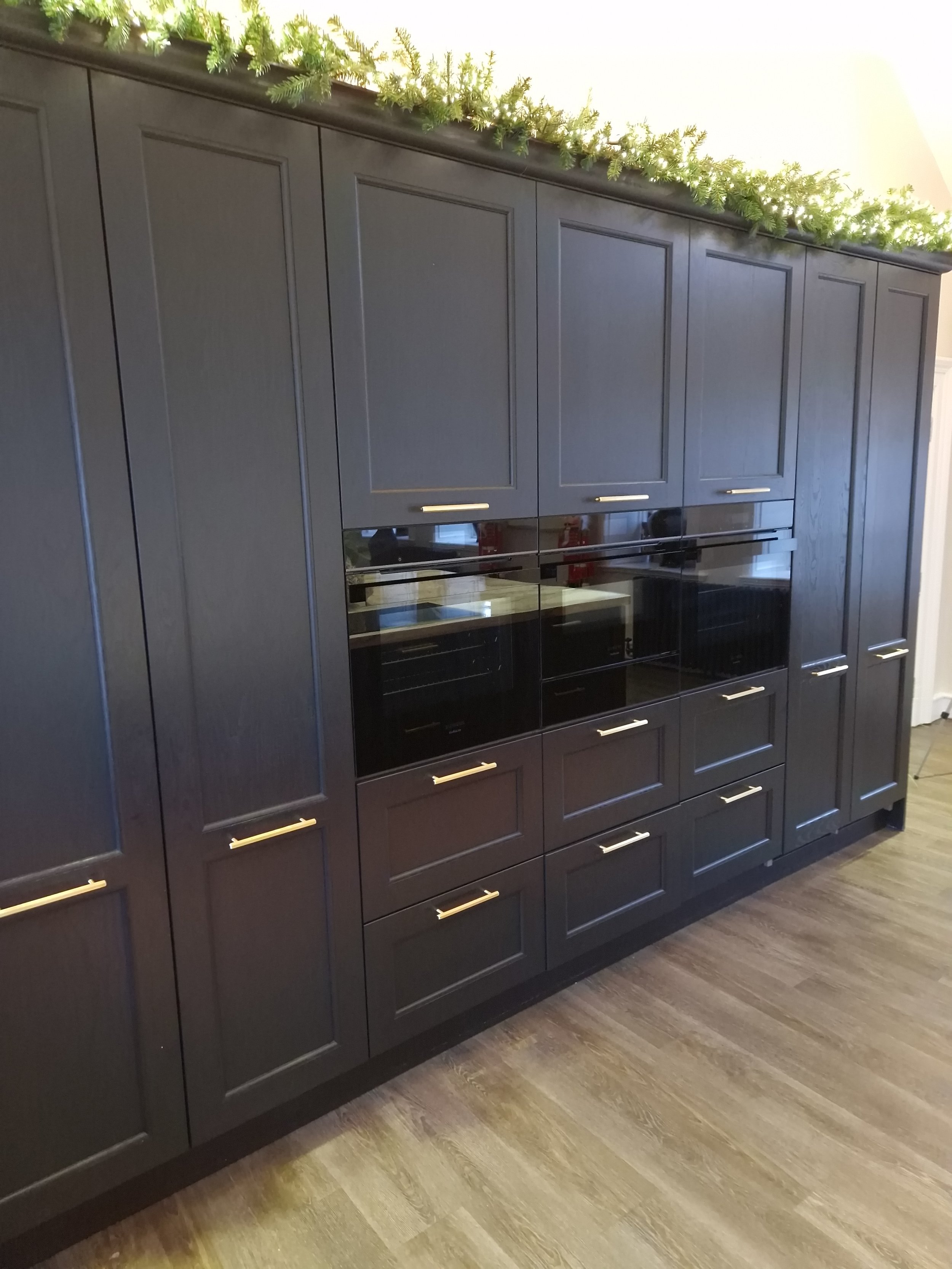 Black painted Carrick Kitchen, in Eaglesham Glasgow (21).jpg