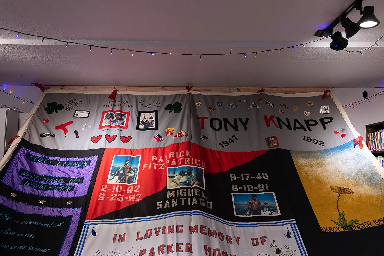 Dec25 ArtWalk (14).jpg