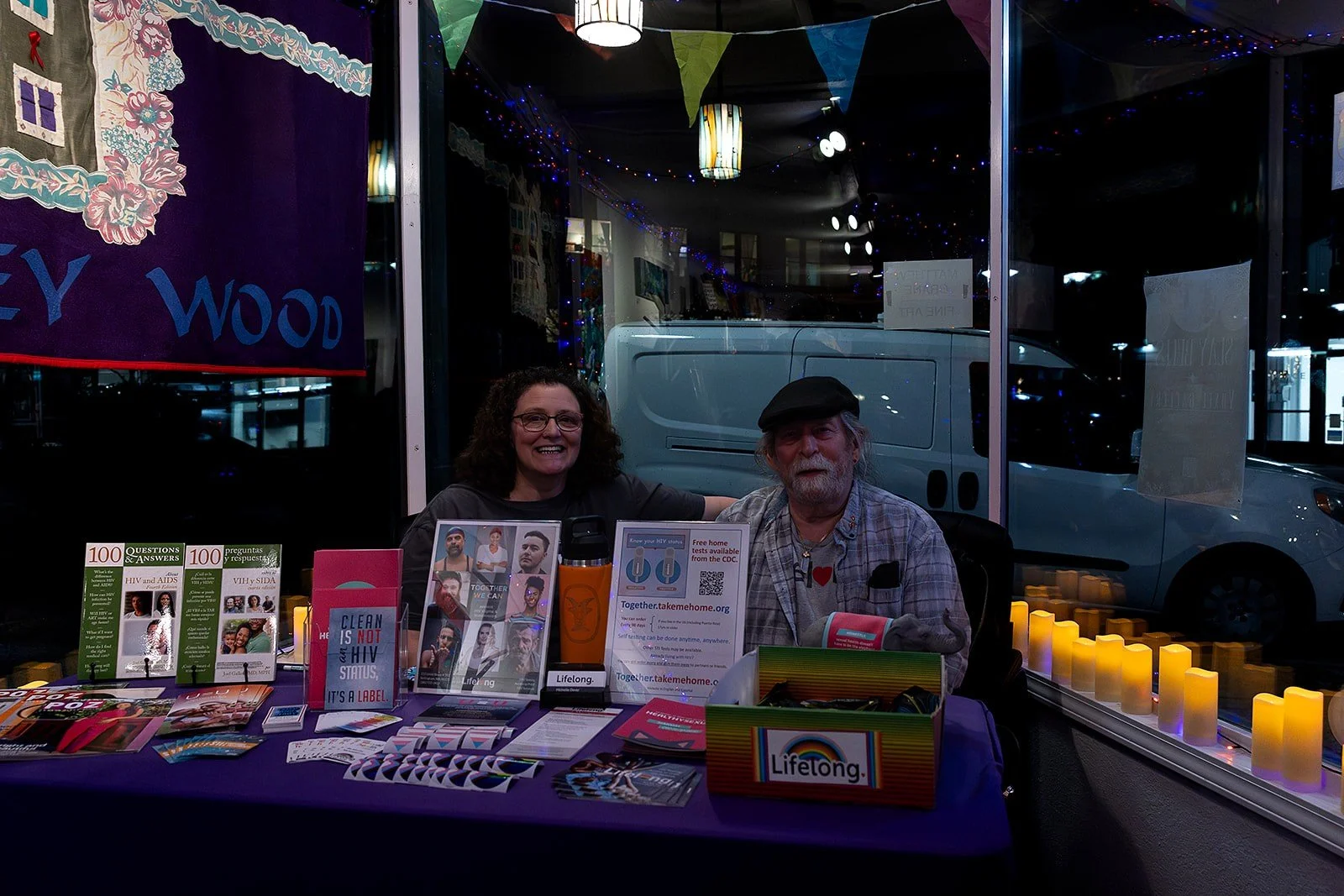 Dec25 ArtWalk (80).jpg