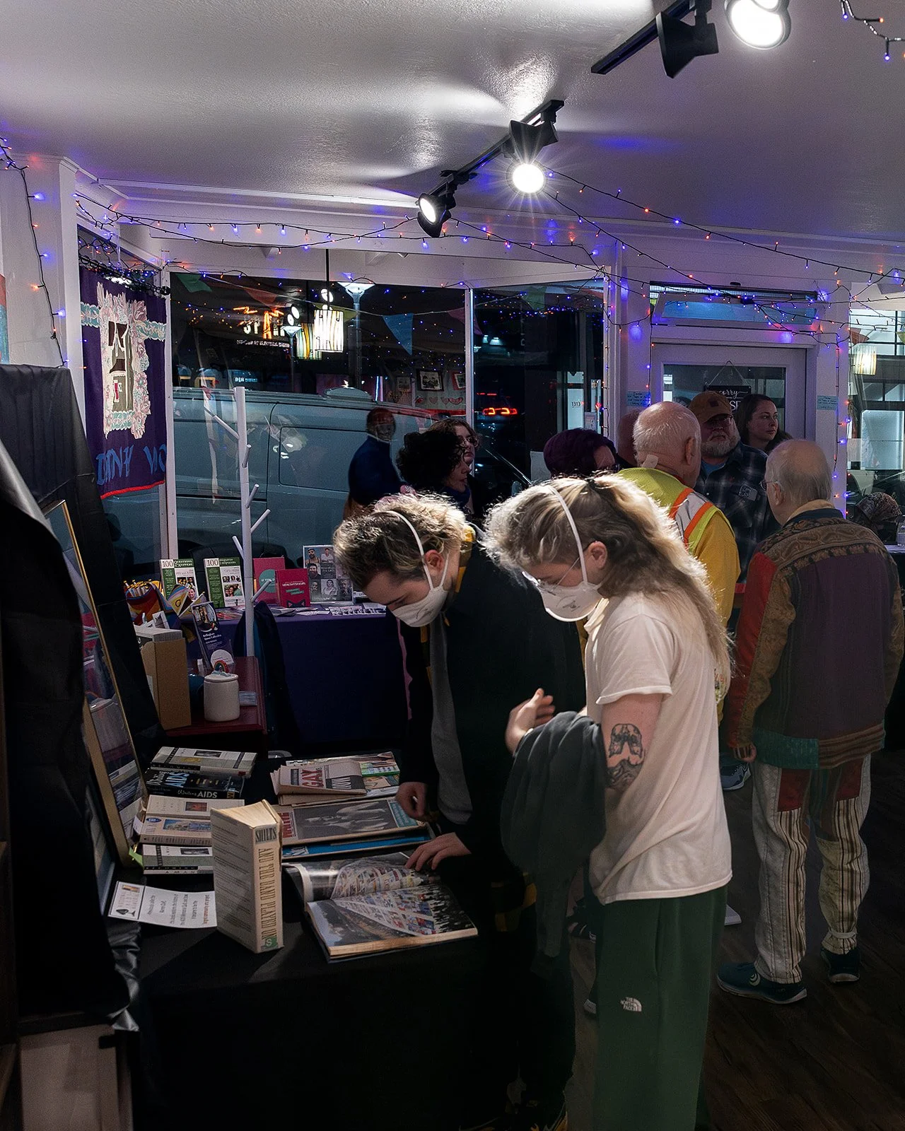 Dec25 ArtWalk (36).jpg