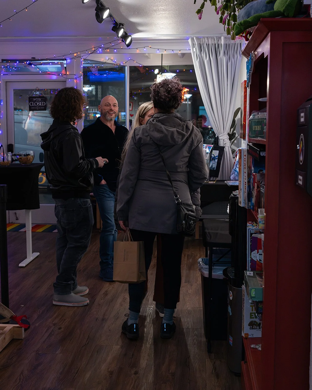 Dec25 ArtWalk (58).jpg