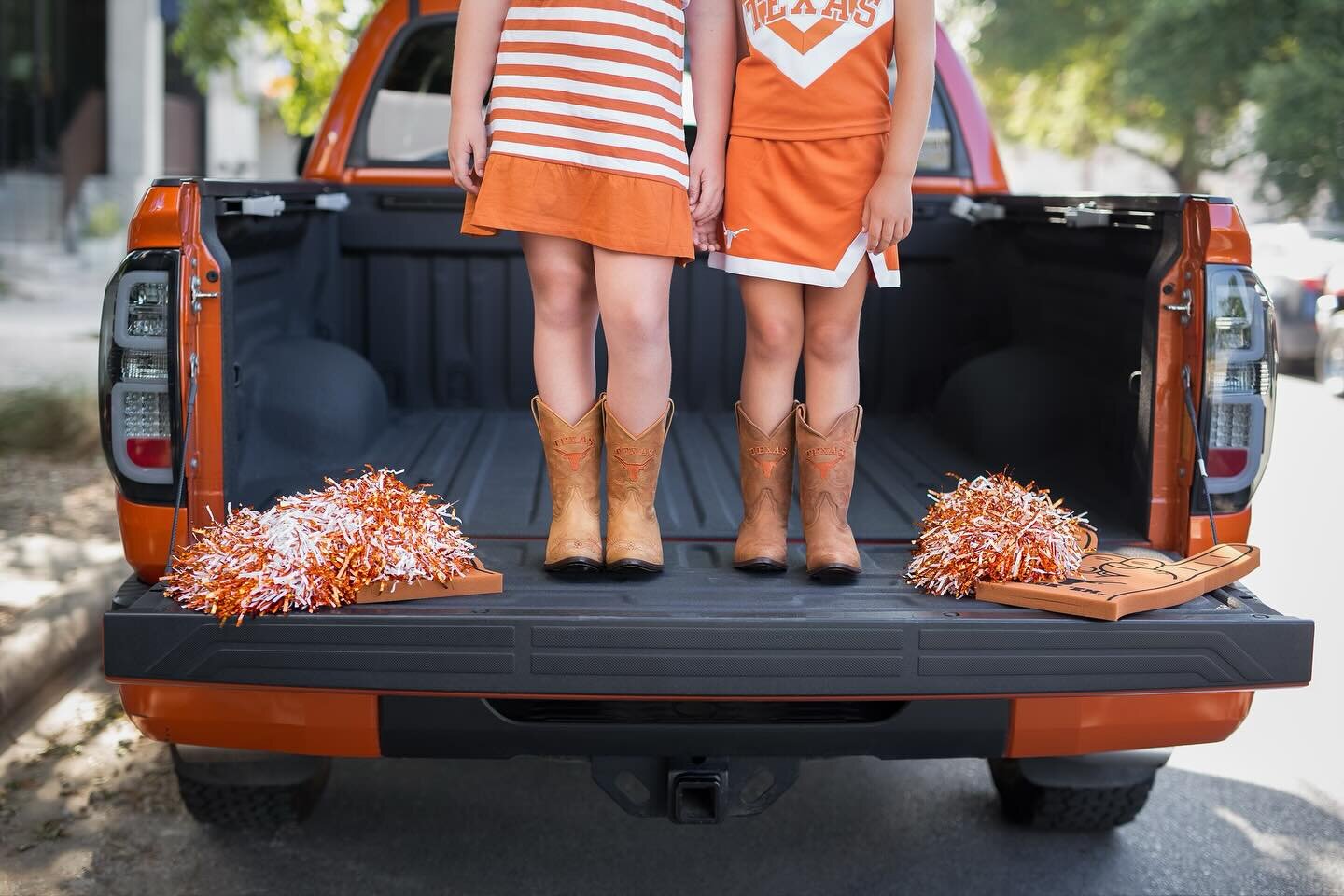 Taking it back to an incredible collaboration with @allensboots, featuring the amazing @gamedayboots! 

The first image speaks volumes. 

Swipe to witness the ultimate payoff: our campaign proudly displayed on a billboard! 

Oh, and the third image w