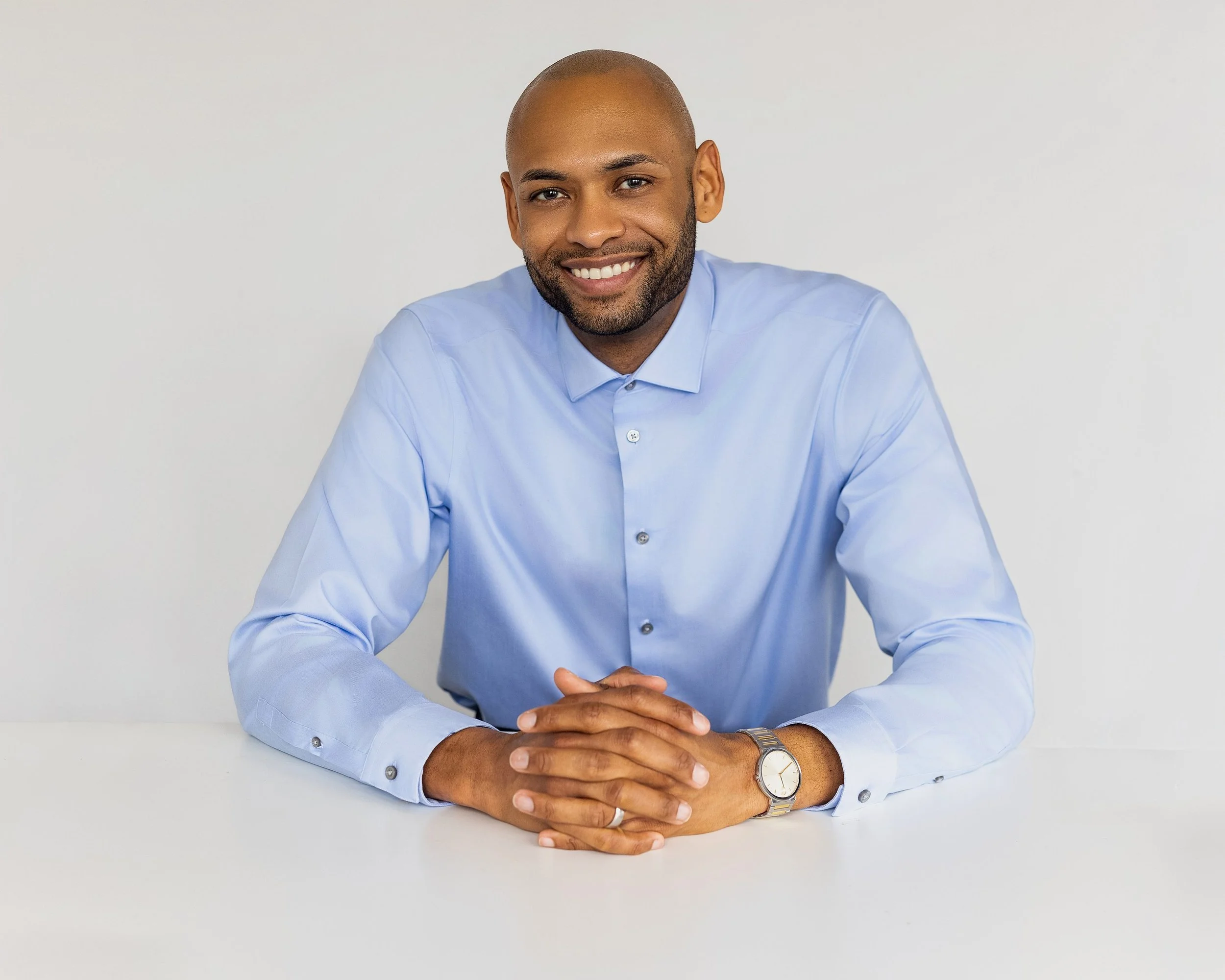 meet-the-bryants-professional-headshot-san-antonio-businessman-light-blue-shirt.jpg