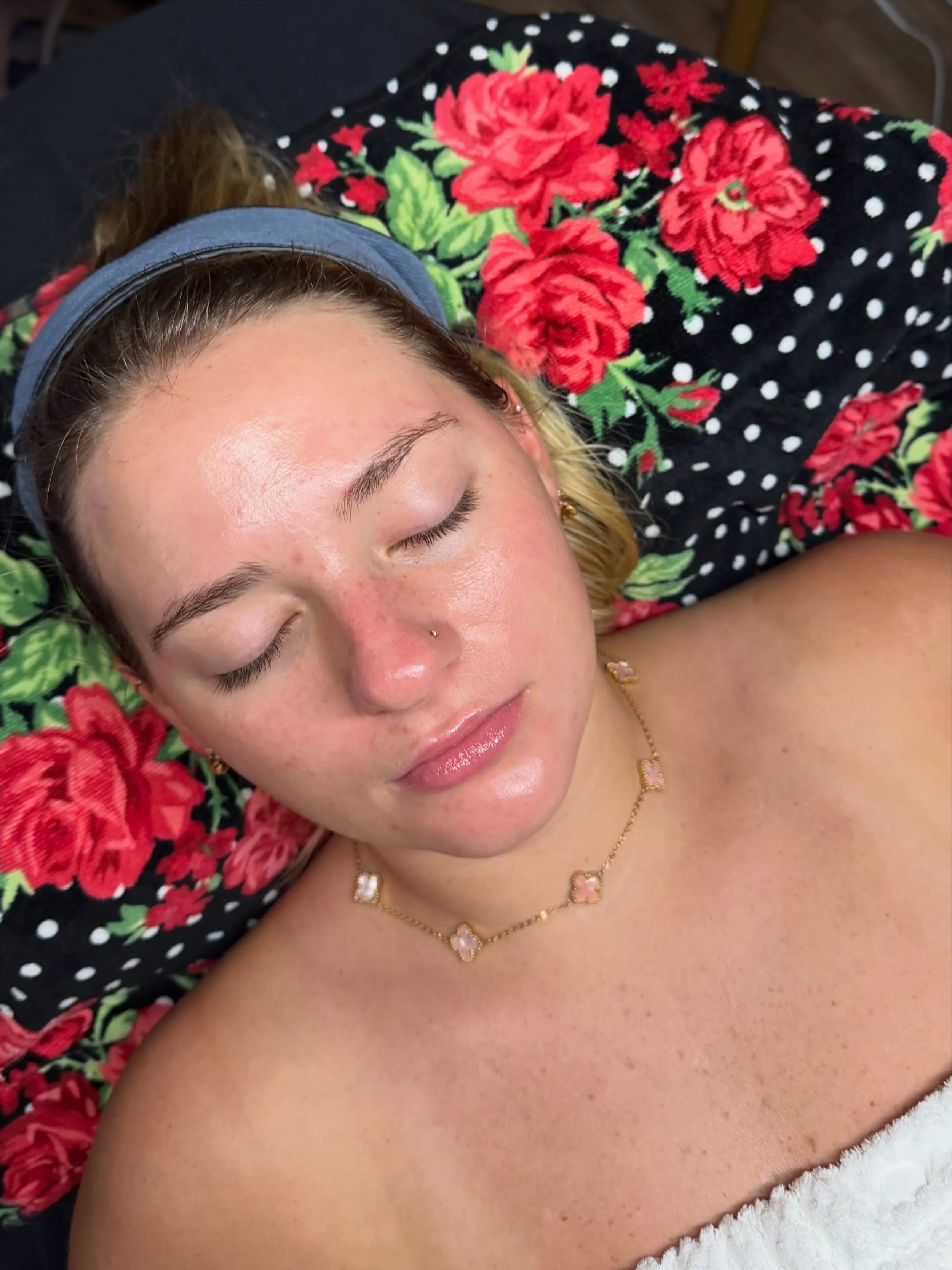 Just here to remind you&hellip; your skin deserves a little ZO time.🌹🧖🏼&zwj;♀️