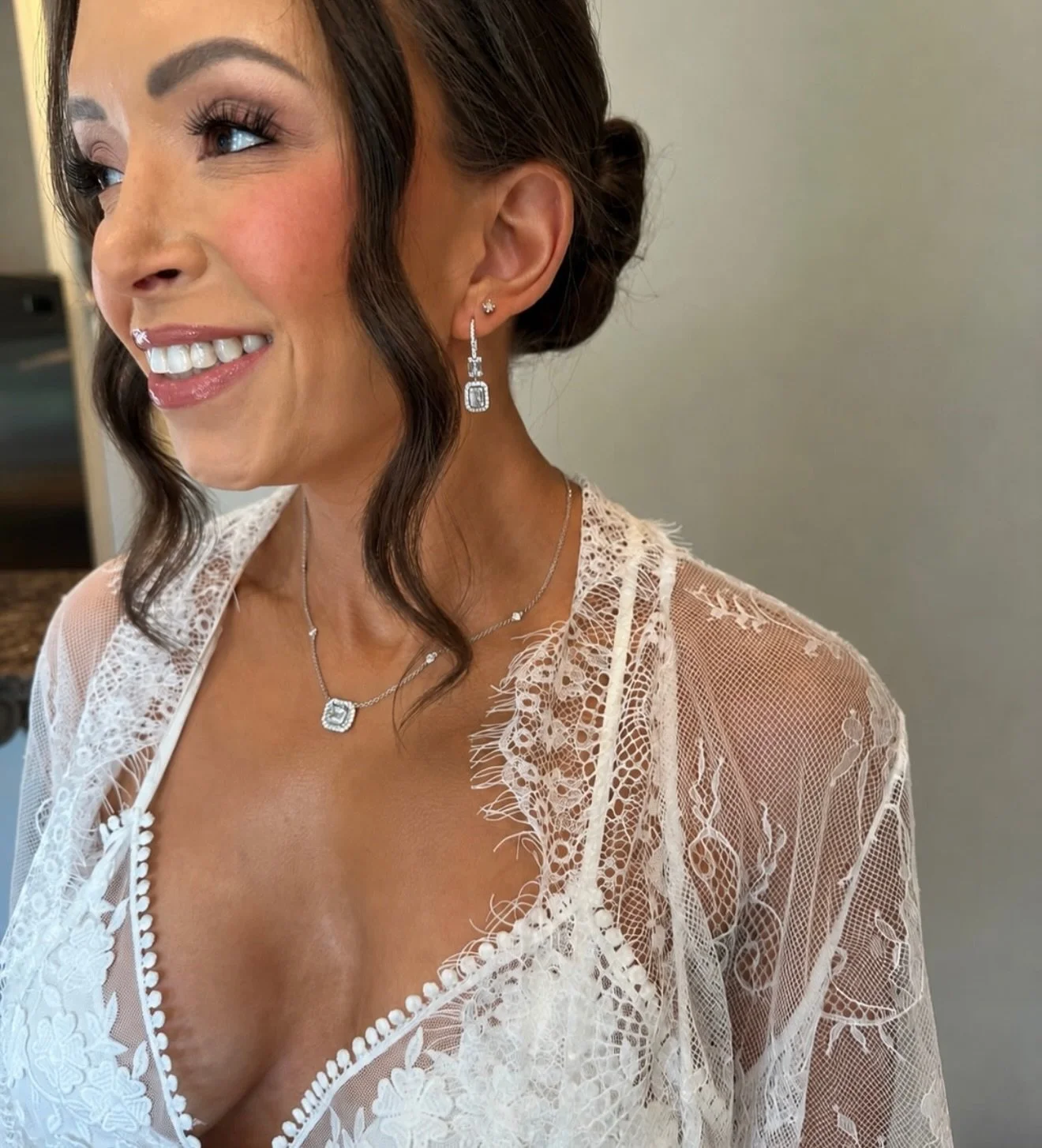 RAW iPhone pics because sometimes the best bridal photos aren&rsquo;t the perfectly edited ones. 🤍 This bride trusted ZO Aesthetics through the whole wedding season ~ bridal trials, bachelorette weekend, every bridal shower, engagement photos&hellip