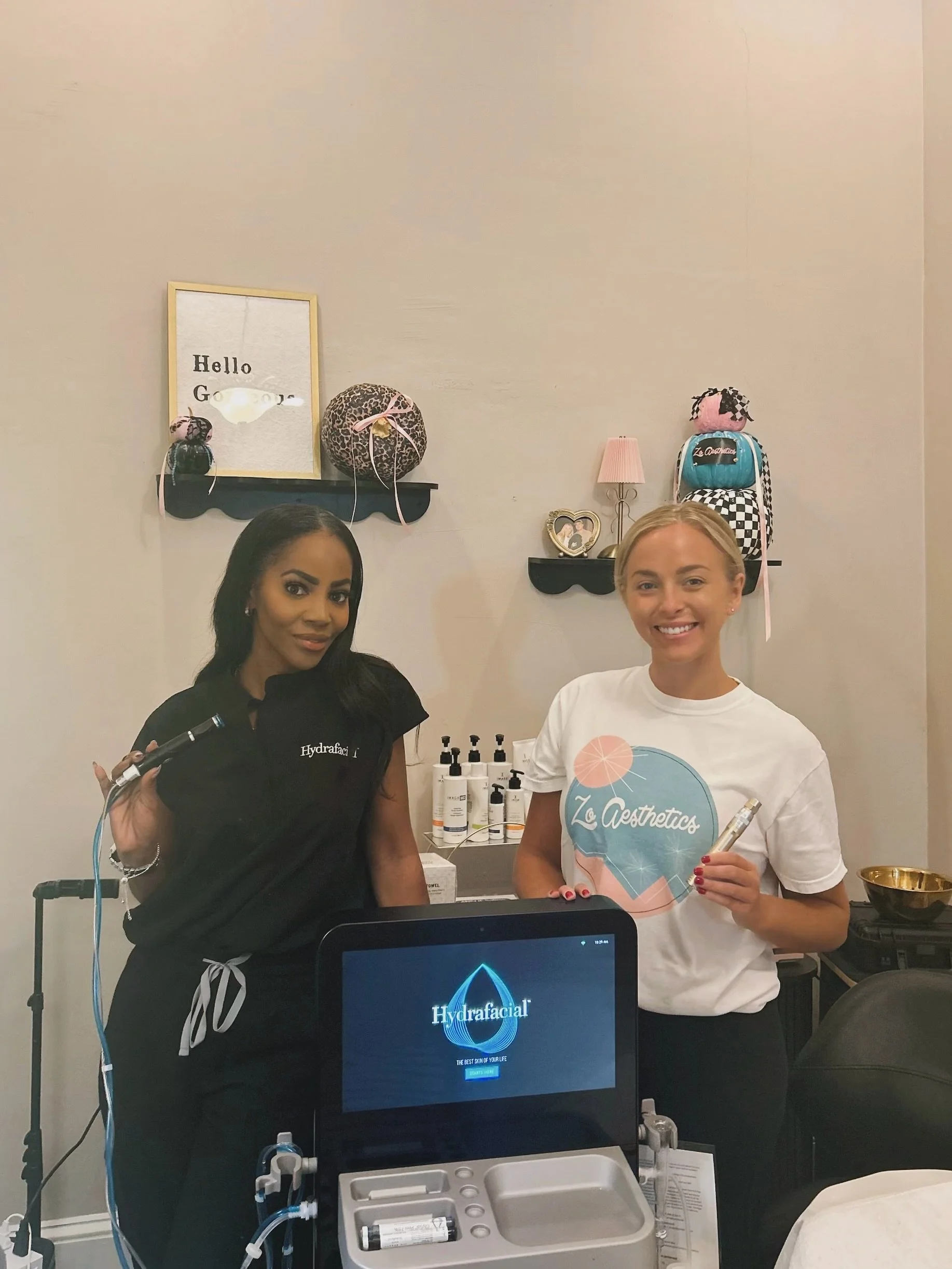 Nano needling training day ✨🧴Learning, glowing &amp; adding another little weapon to the Zo Aesthetics lineup. 💅🏼 And the after? That post-nano glow is LOUD. 😮&zwj;💨