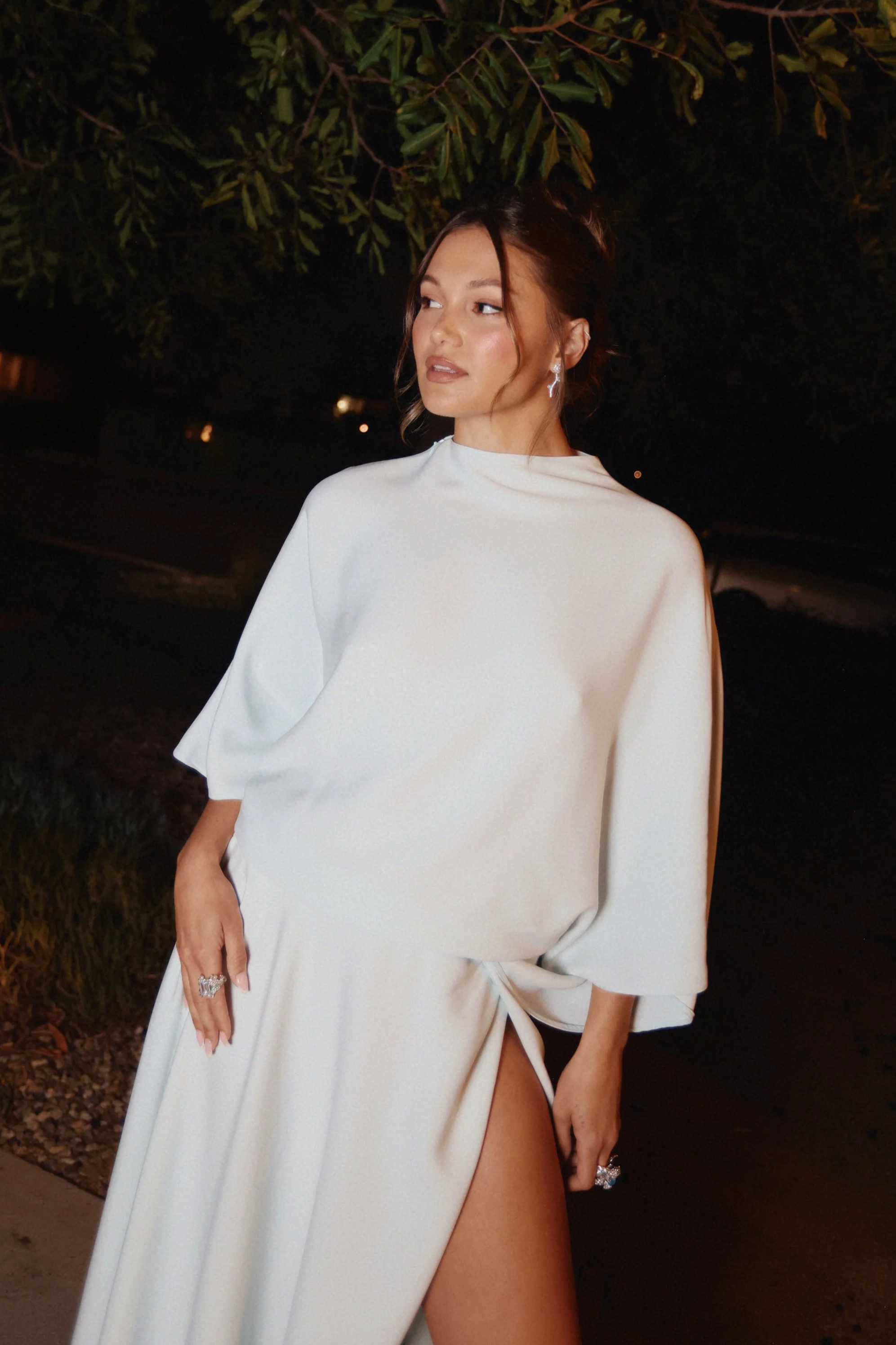 olivia_holt_instyle_grwm_images_edited_077.png