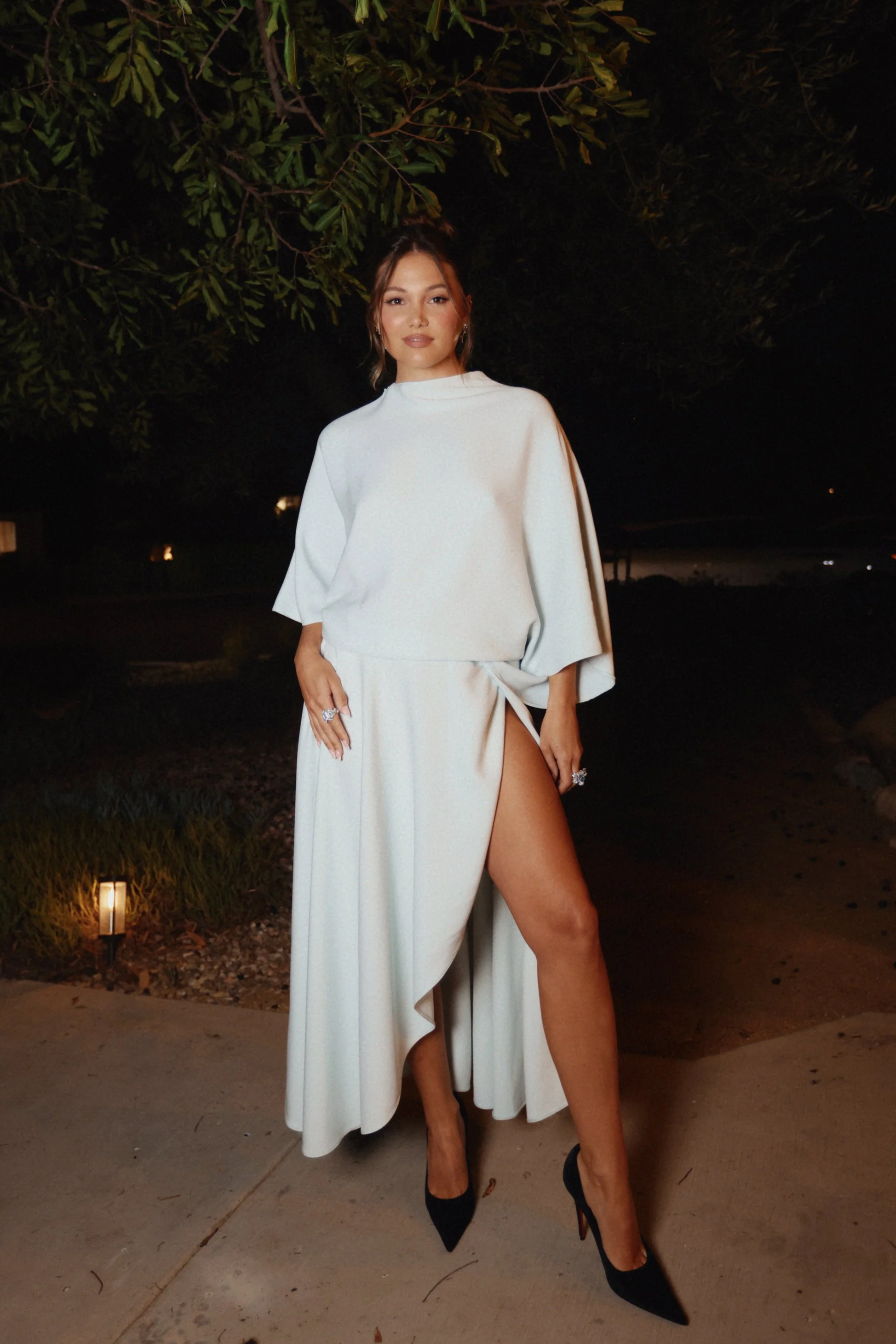 olivia_holt_instyle_grwm_images_edited_076.png