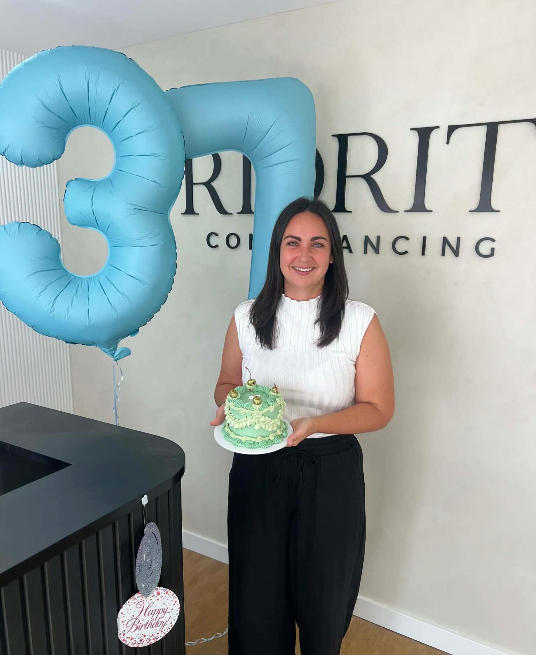 Join us in wishing Kayla an early happy birthday! 🥳🤍

#happybirthdaykayla