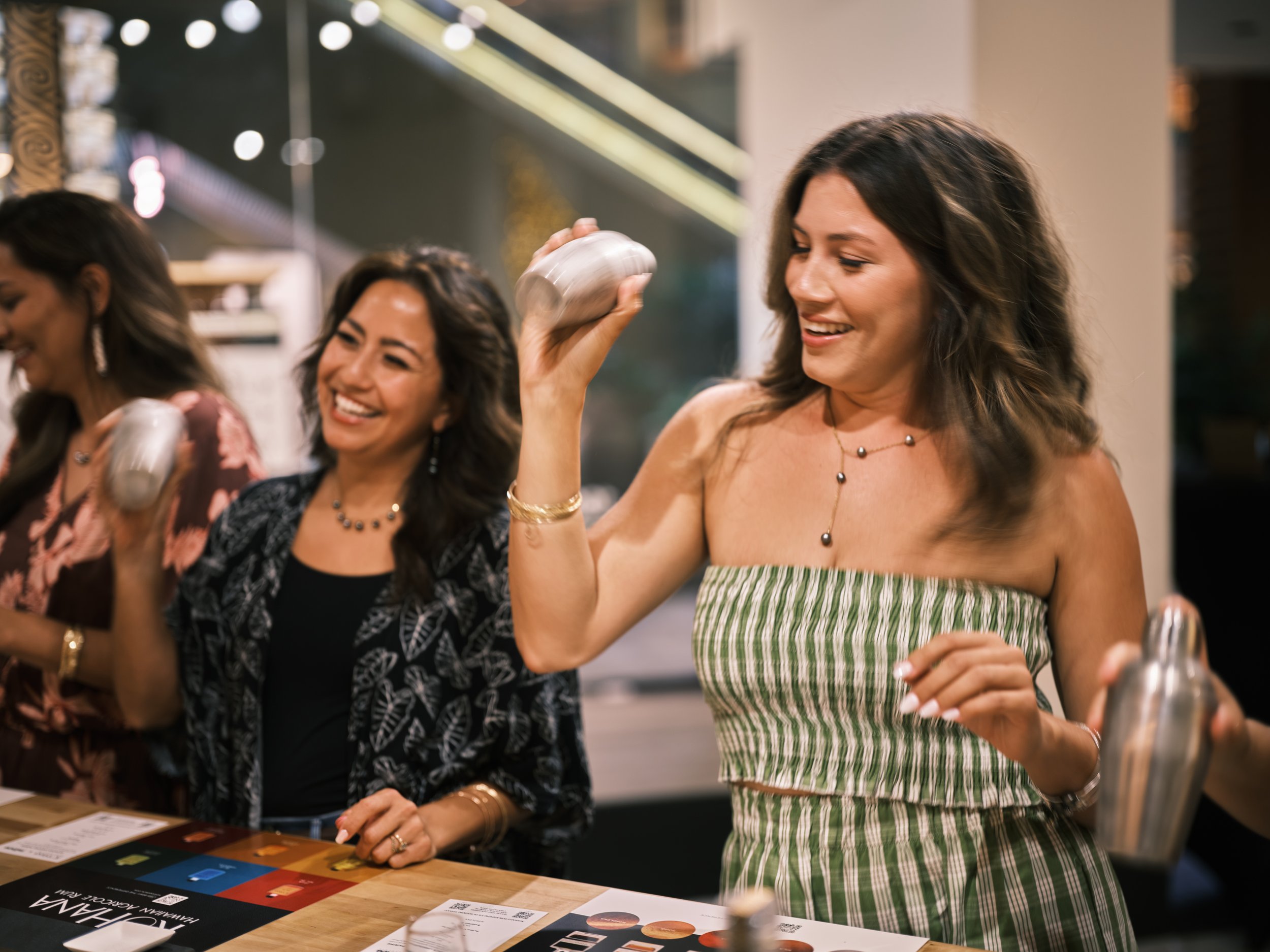 Girls Night Cocktail Class Waikiki
