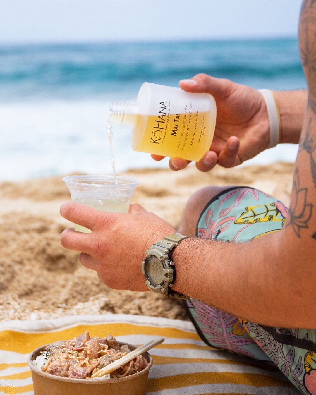 Ditch the mimosa, embrace the Mai Tai! 🍹 Our brunch game just got an upgrade thanks to this delicious poke bowl and a refreshing Kō Hana ready-to-drink Mai Tai. Perfect for a beach sesh. 

#KoHanaRum #MaiTai #ReadyToDrink #PokePerfect #Weekend #Beac