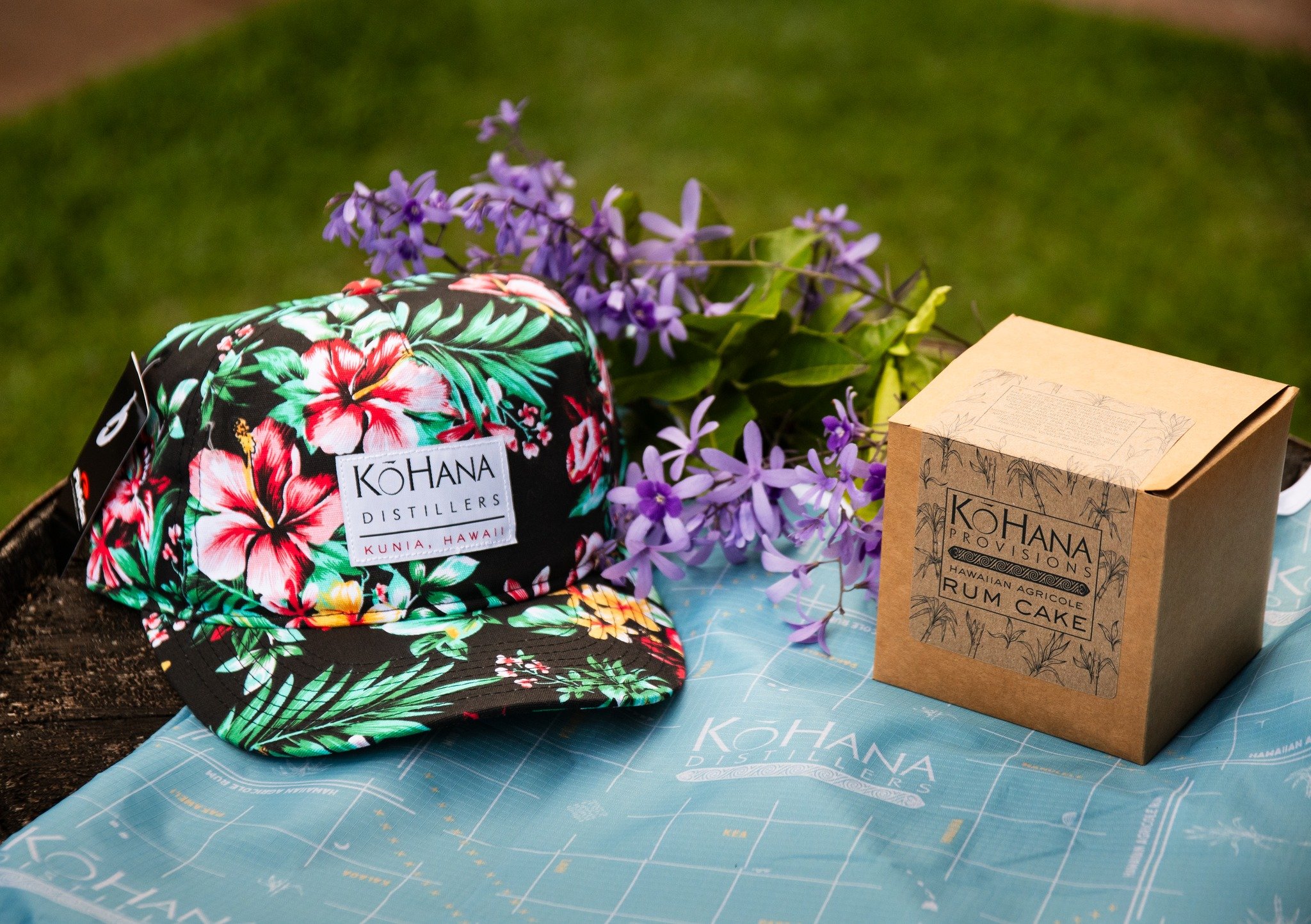**Kō Hana Mother&rsquo;s Day Giveaway*** 🌟 
We're celebrating all of the incredible moms out there with a special GIVEAWAY! Win one stylish women's hat, one blue carry bag, and one onolicious Kō Hana Rum cake &ndash; the perfect gifts to spoil yours
