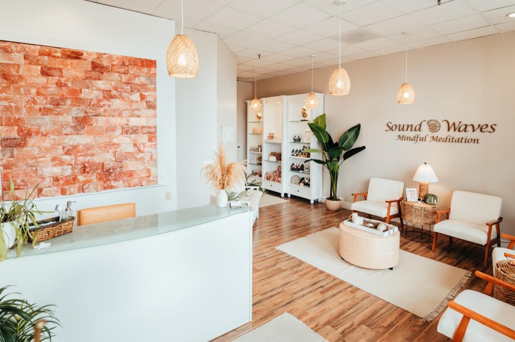 ,sound Waves Mindful Meditation, Halotherapy (dry Salt), Vibroacoustic, Sauna, & Led Therapy